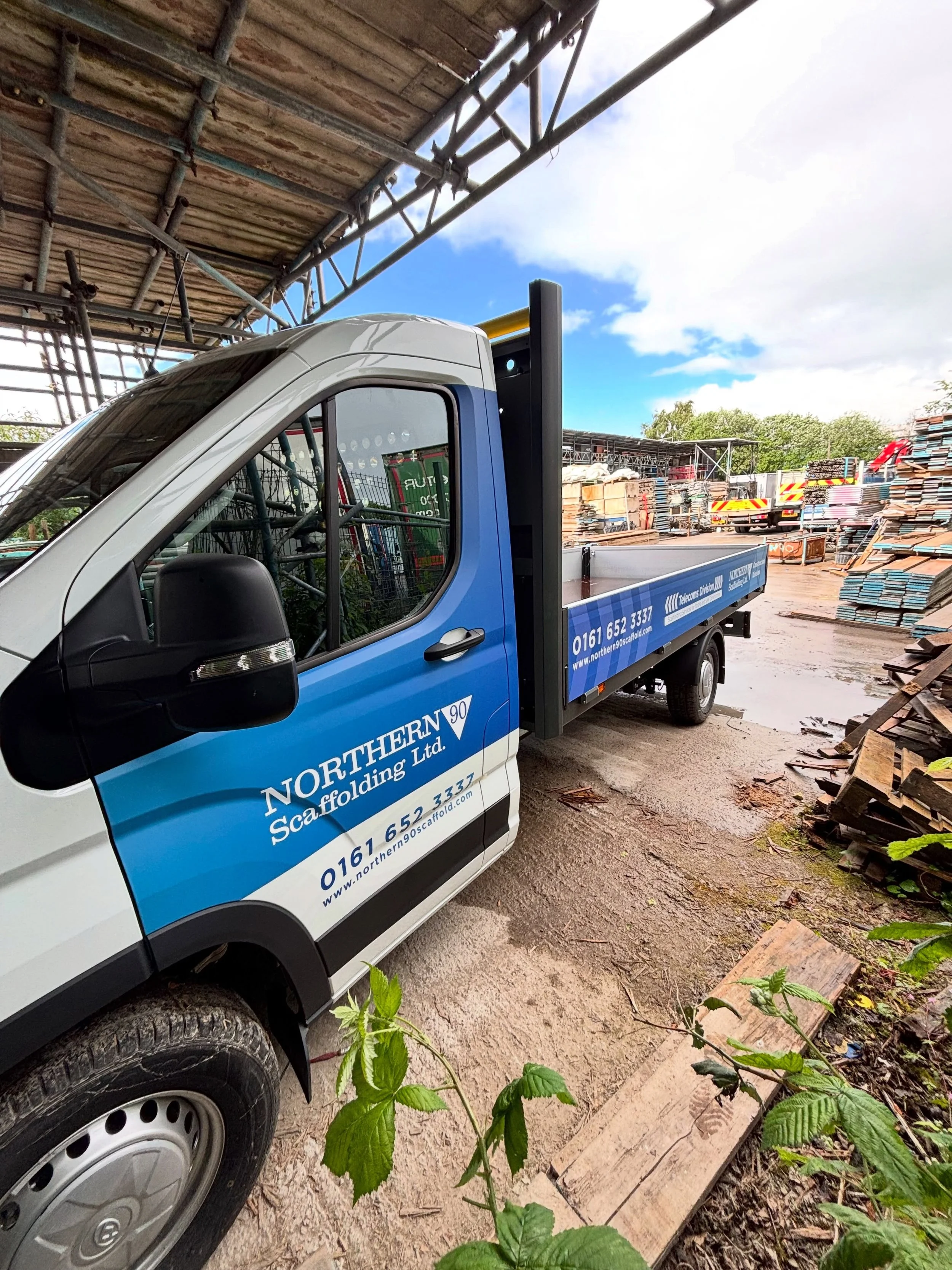 We always try our best not to cause you or your business inconvenience. The last thing you need to worry about is driving vehicles back and forth to get the graphics done. Here at Rapid Signs we come to you. 

#manchesterbusiness #vehiclesigns #oldha