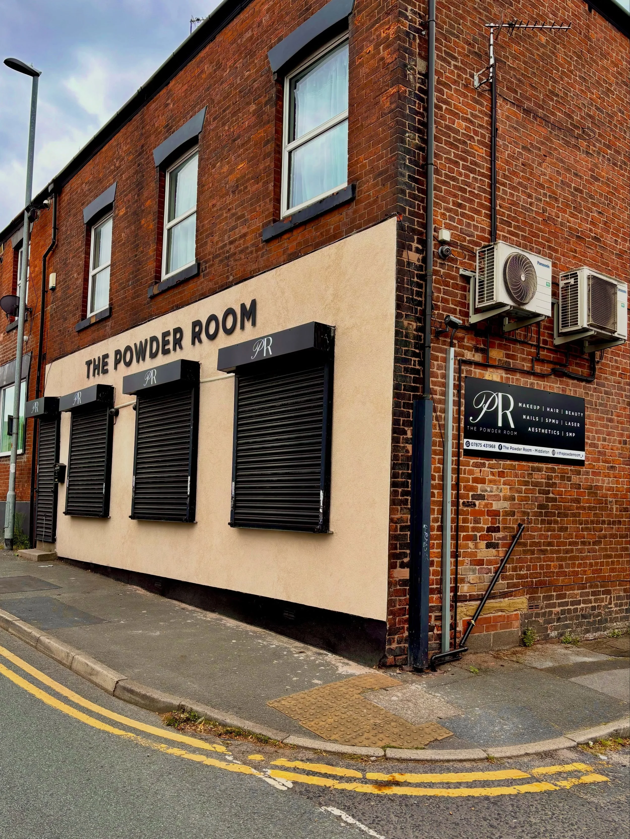 We were up at @thepowderroom_x to give the freshly new rendered front a signage makeover. Now you can&rsquo;t miss it. Thank you to Sarah for allowing us to be that little part in your amazing journey. 😍

#manchesterbusiness #middletonbusiness #manc