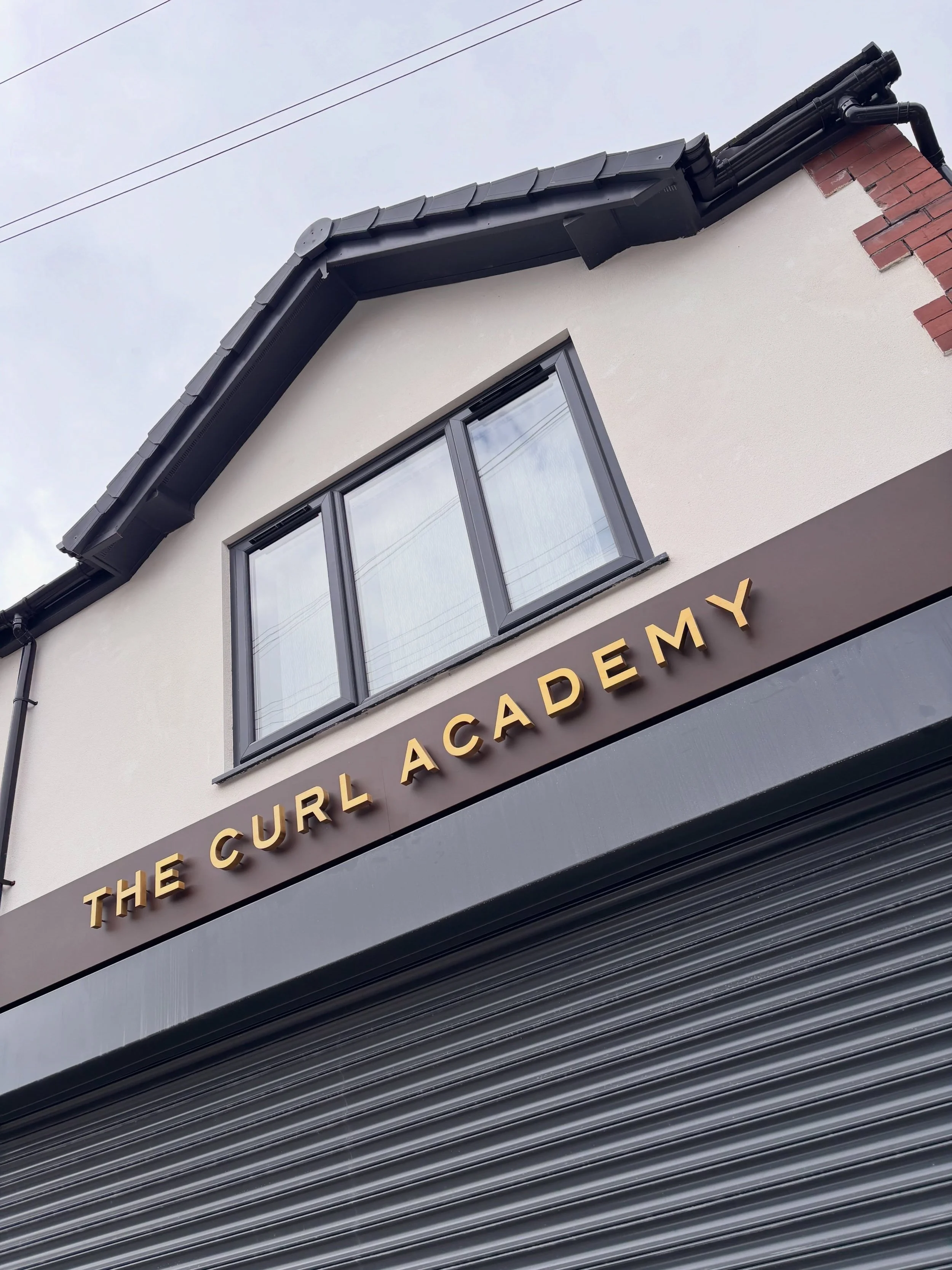 Huge congratulations to @thecurlacademymcr @heavensentmcr on the opening of the new premises. We had the opportunity once again to work with the team on this amazing sign. How good does this look? 😍

#manchesterbusiness #manchesterbusinesses #curls