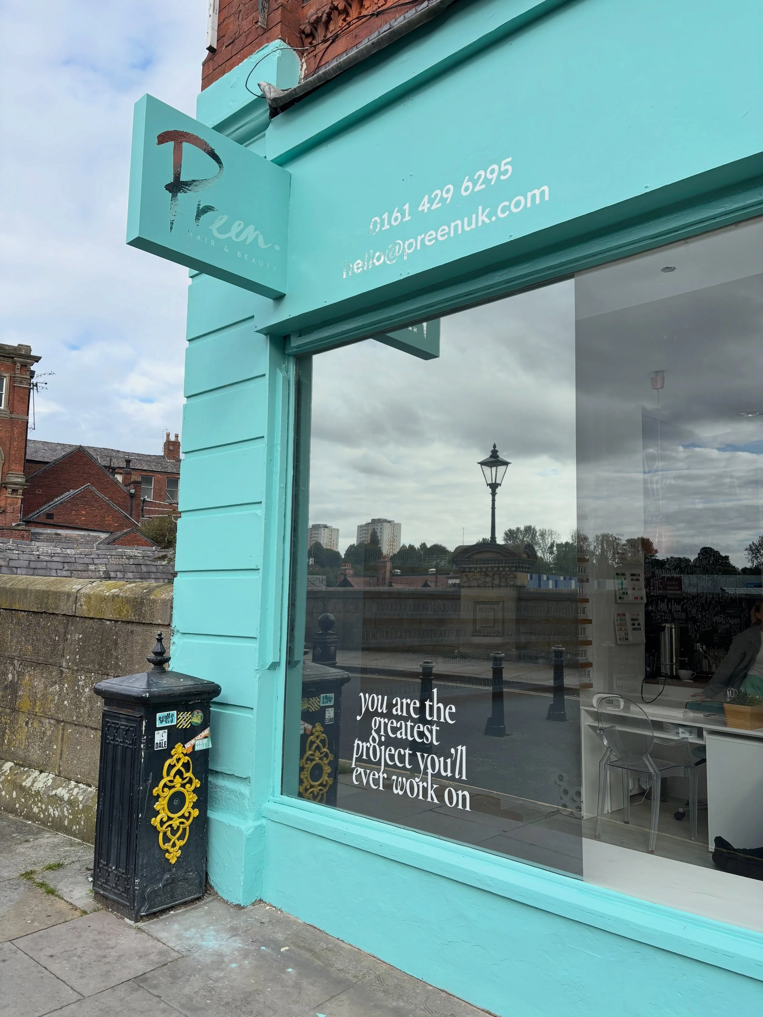 From design to install we&rsquo;ve got you covered @rapidsignsuk 

#manchesterbusiness #manchesterbusinesses #marketingmanchester #stockport #salon