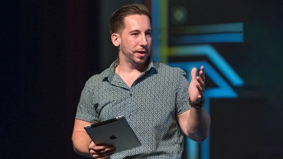 The Magic of a Keynote Speaker: Essential Tips for Hiring the Perfect Fit