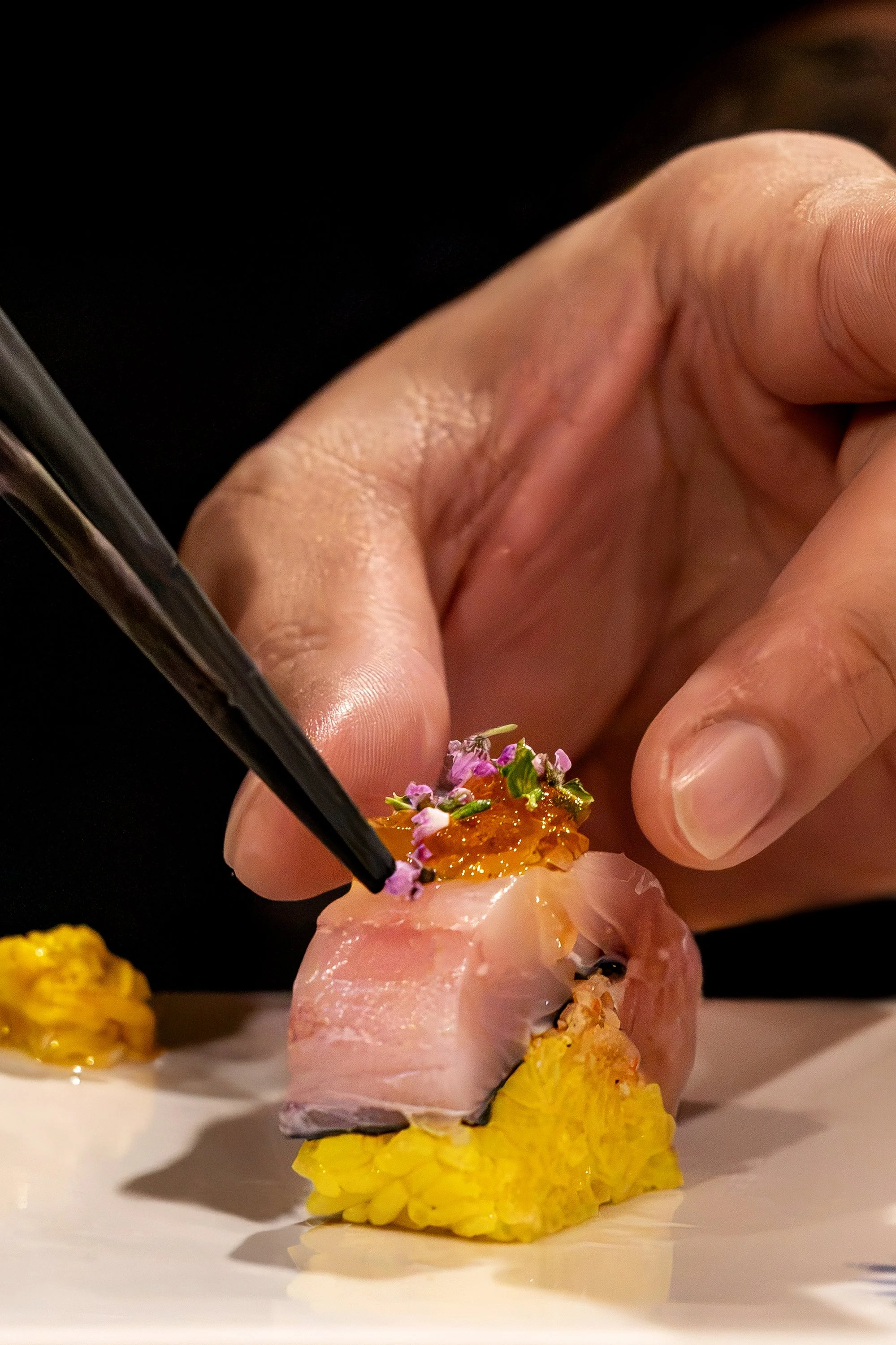 A REFINED EDO-STYLE 12-COURSE SUSHI MENU