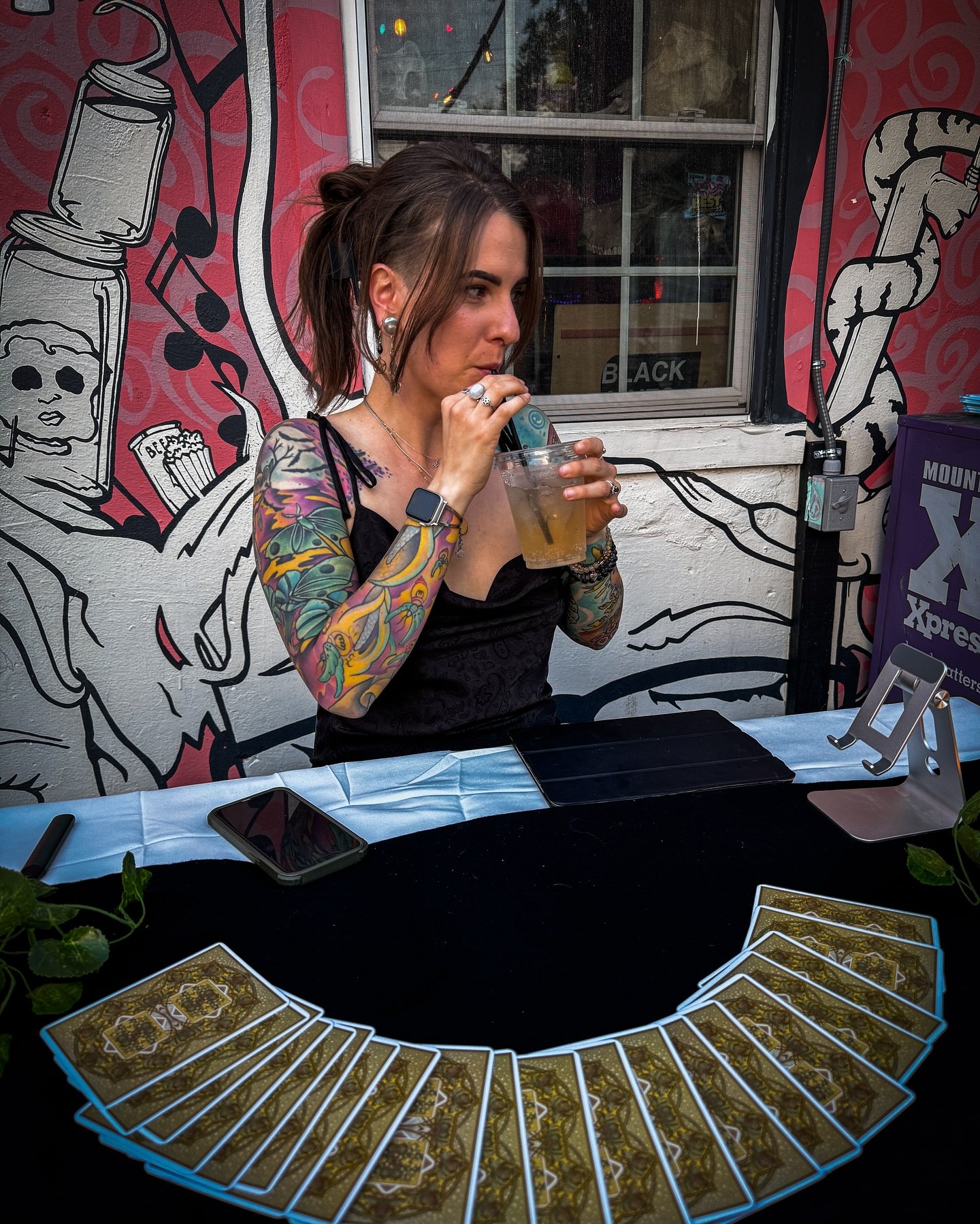 Come visit me tomorrow at @radfarmersmarket ✨ I&rsquo;ll be offering astrology chart &amp; tarot readings in honor of the Fall Equinox 🙏

Astrology chart readings are so fun if you&rsquo;re looking to: 

🌈 Get insight on your career, love life, and