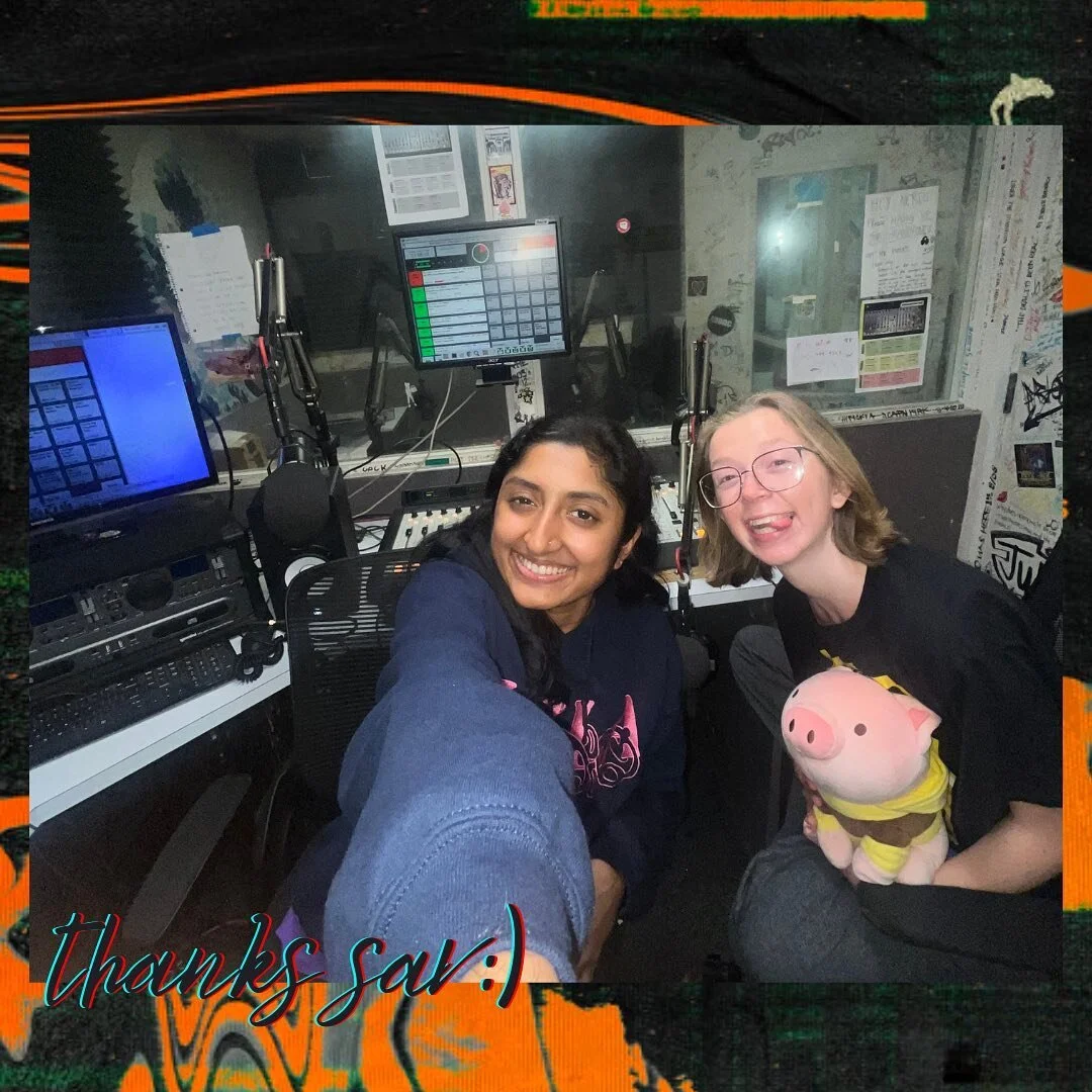 thank you for last week&rsquo;s STELLAR episode @savannakelly03 (and also happy birthday !!! ) I have literally had multiple songs from her playlist on repeat this week and it was so lovely getting know more about her as well :,)

tune in tonight for