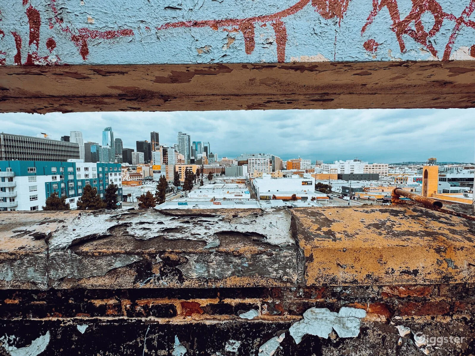 skyline-graffiti-rooftop-dtla-16.jpg