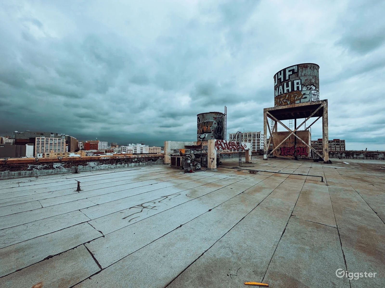 skyline-graffiti-rooftop-dtla-05.jpg