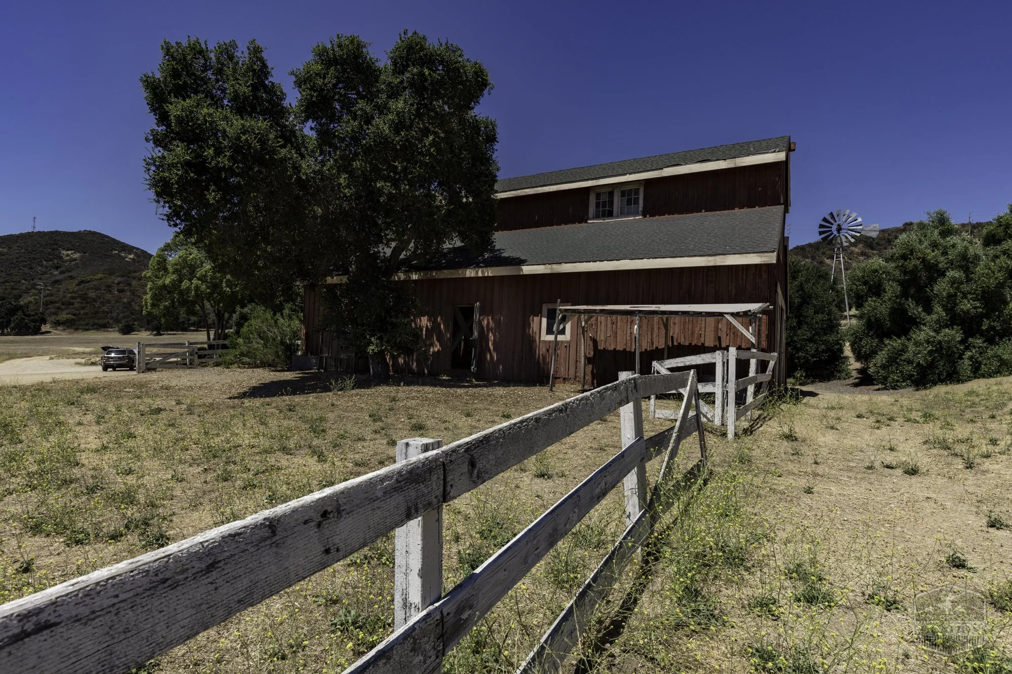 Thorton Ranch - Barn & Pen - Ventura Farms -3.jpg