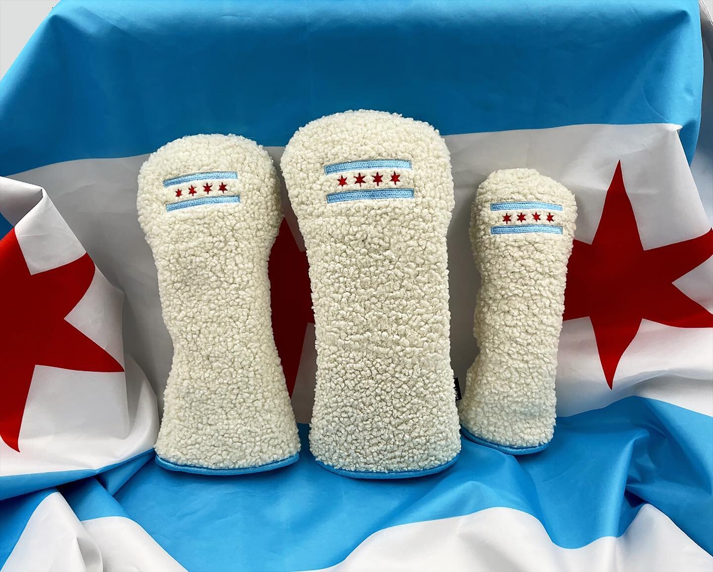 Our new Chicago flag inspired sherpa headcovers
.
.
.
.
#headcover #headcovers #sherpa #golf #handmade #golfaccessories #pgashow #pga #golfmerch #golfmerchandise #chicagogolf #golflife #proshop #sherpaheadcover #golfshop