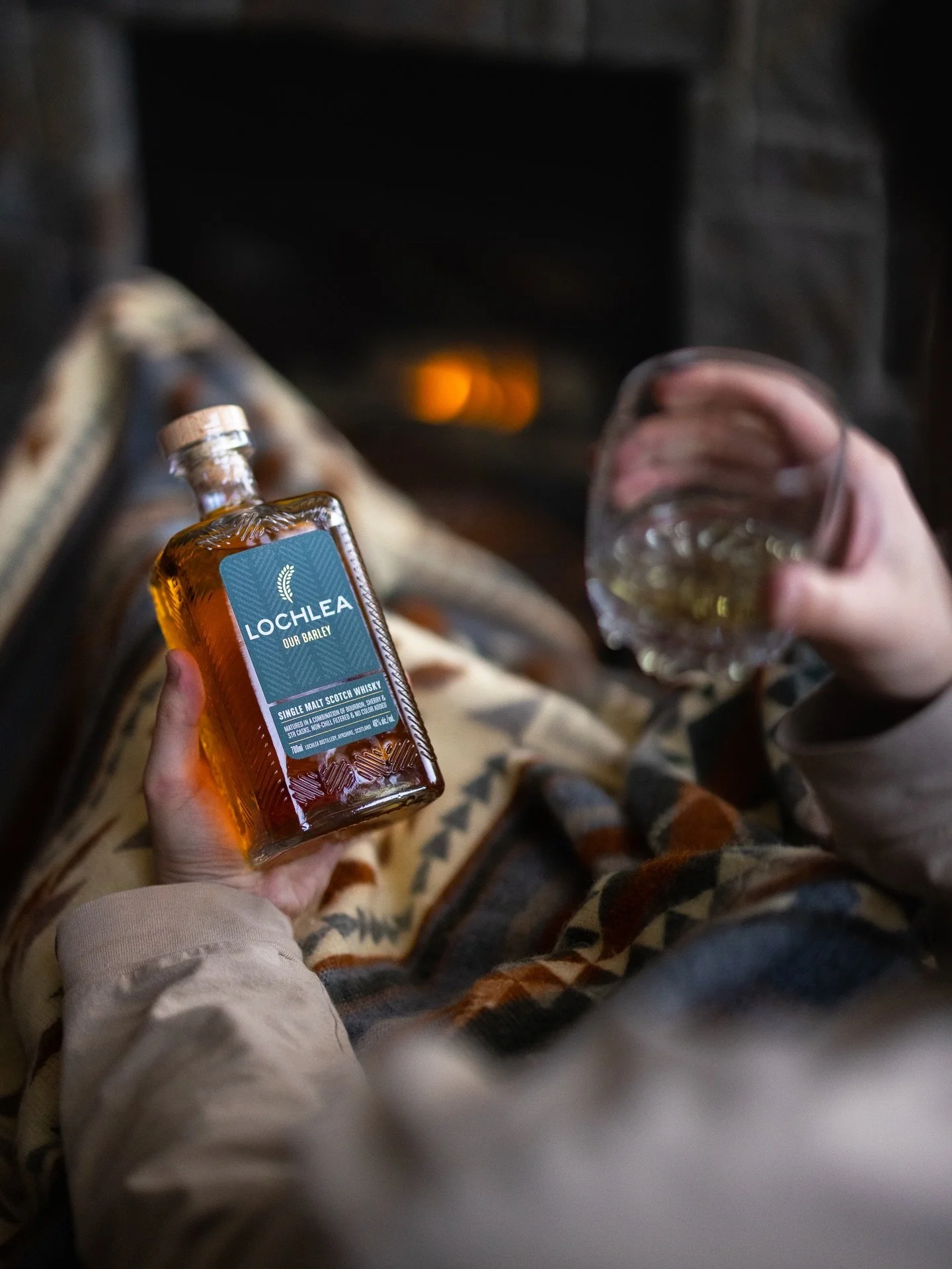 Relaxing Sunday&rsquo;s on the long weekend with @lochleawhisky aren&rsquo;t too shabby! 

#whiskey #scotch #lochlea