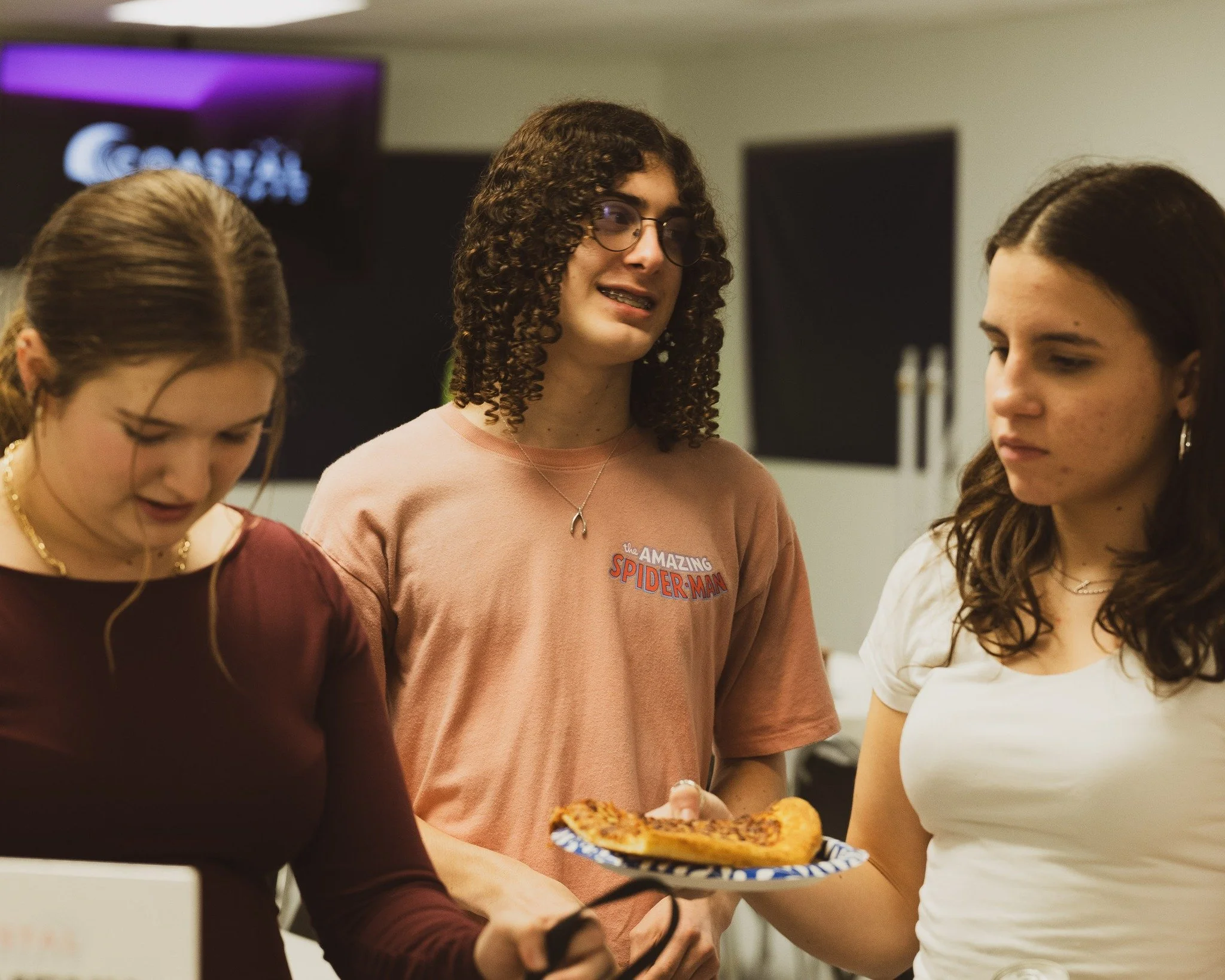 Midweek isn&rsquo;t just another night&mdash;it&rsquo;s where friendships grow, faith gets real, and life starts to make a little more sense.
Coastal Students is the place to be this week. Come hang, bring a friend, and be part of something bigger th