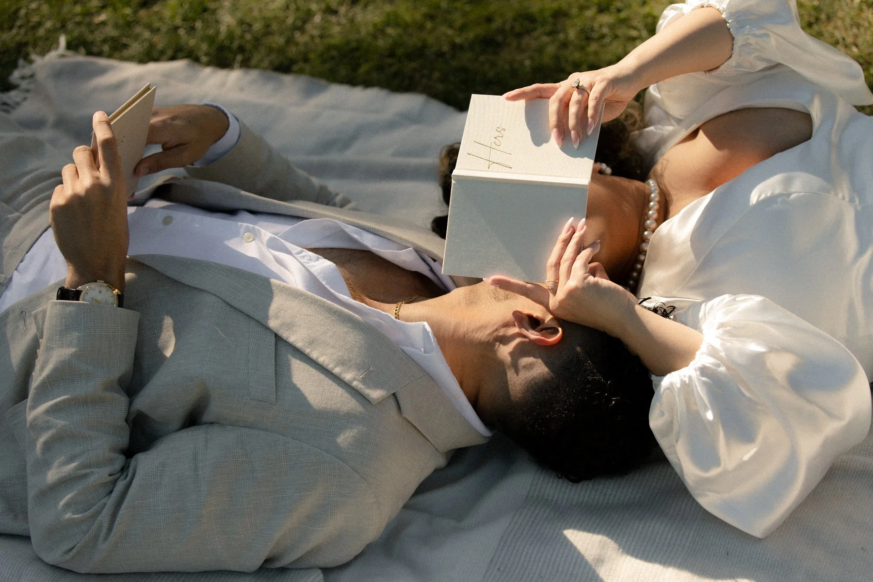 Vow books - utilizing them in an engagement session 