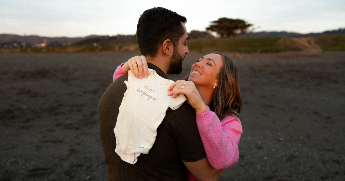 A Dreamy Coastal Gender Reveal and Maternity Session at Mori Point | Pacifica, California