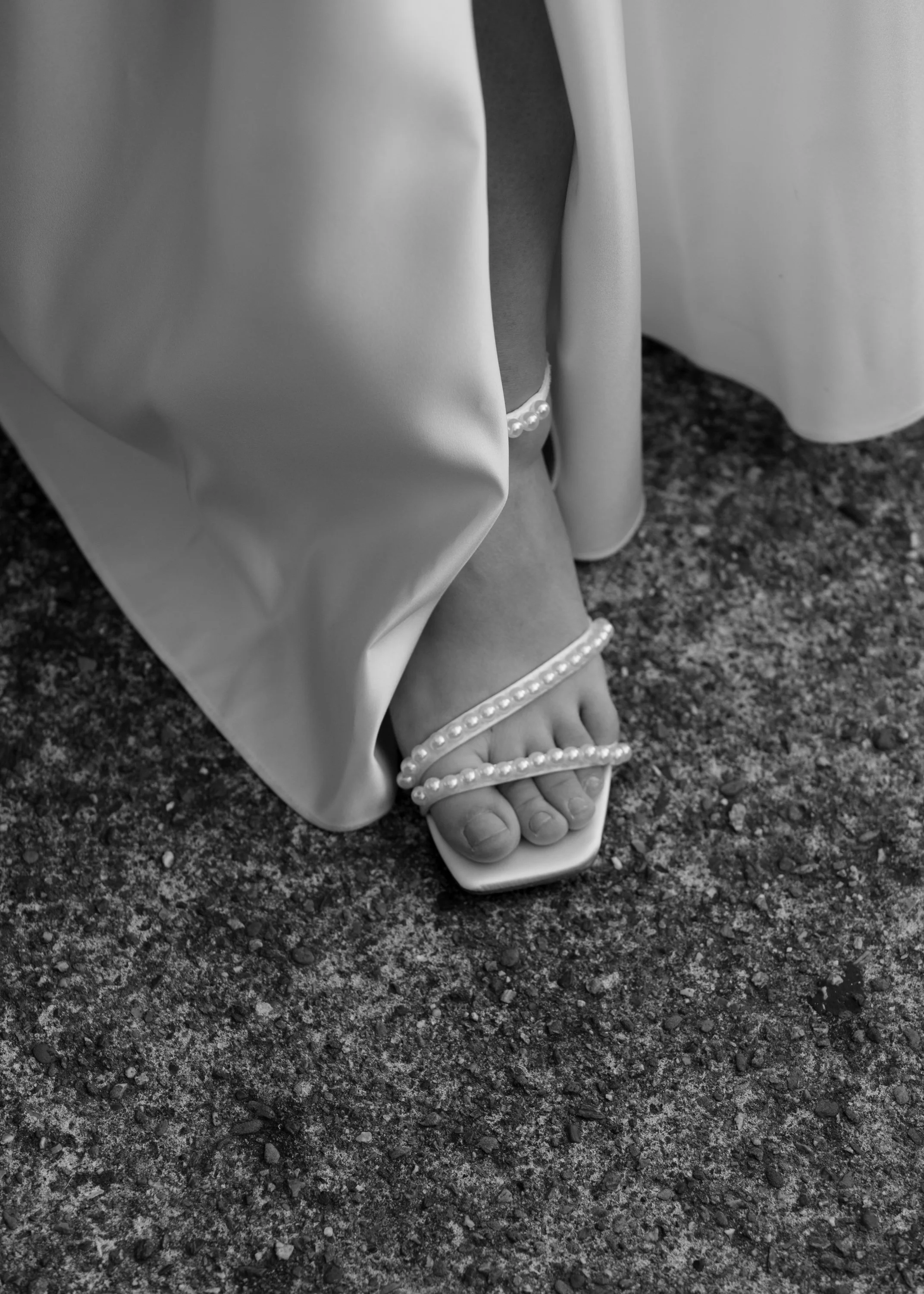 elopement gallery detail foot shoe heel photos black and white california.jpg