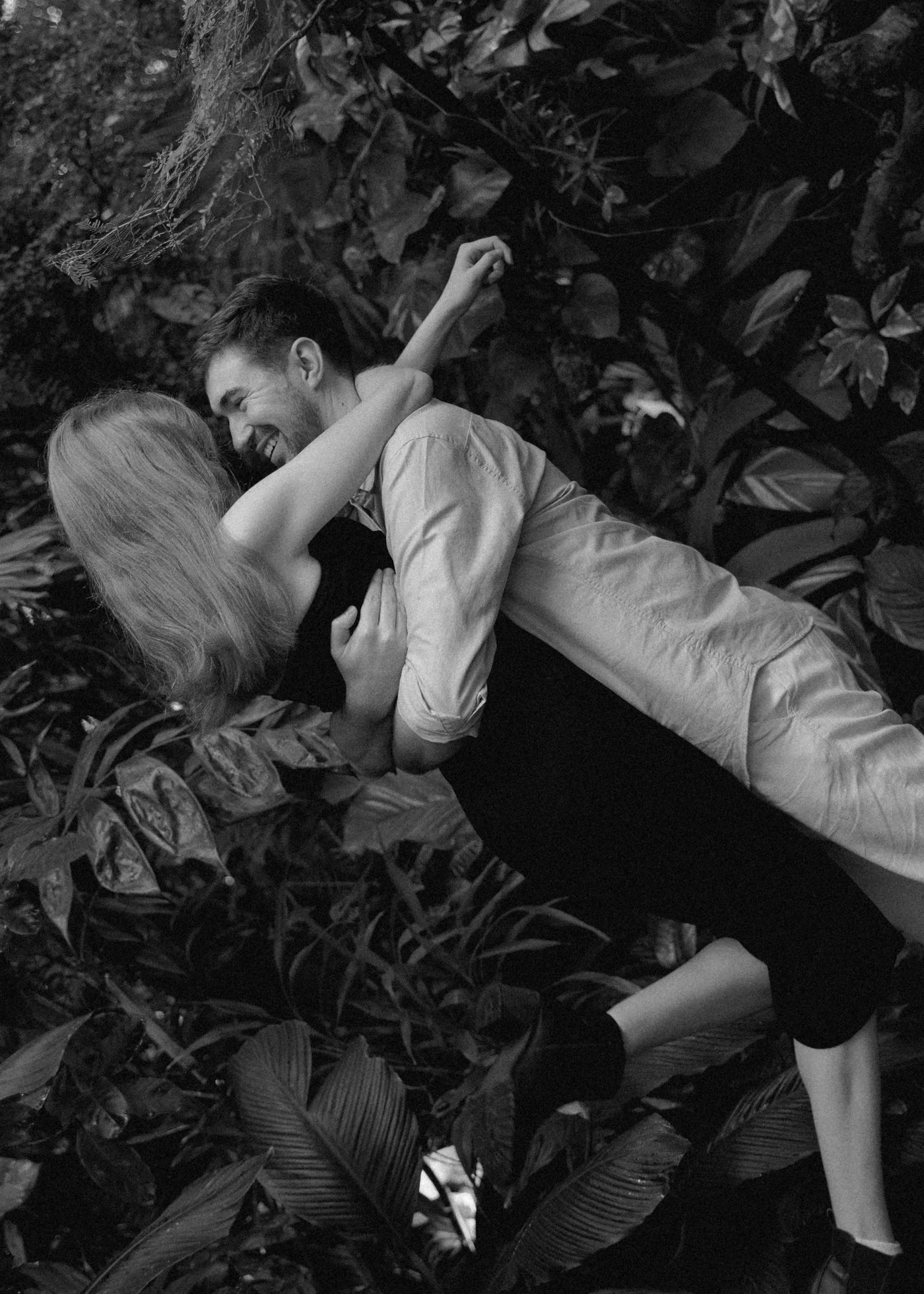 deep romantic and nostalgic black and white photos for a couples photography proposal session