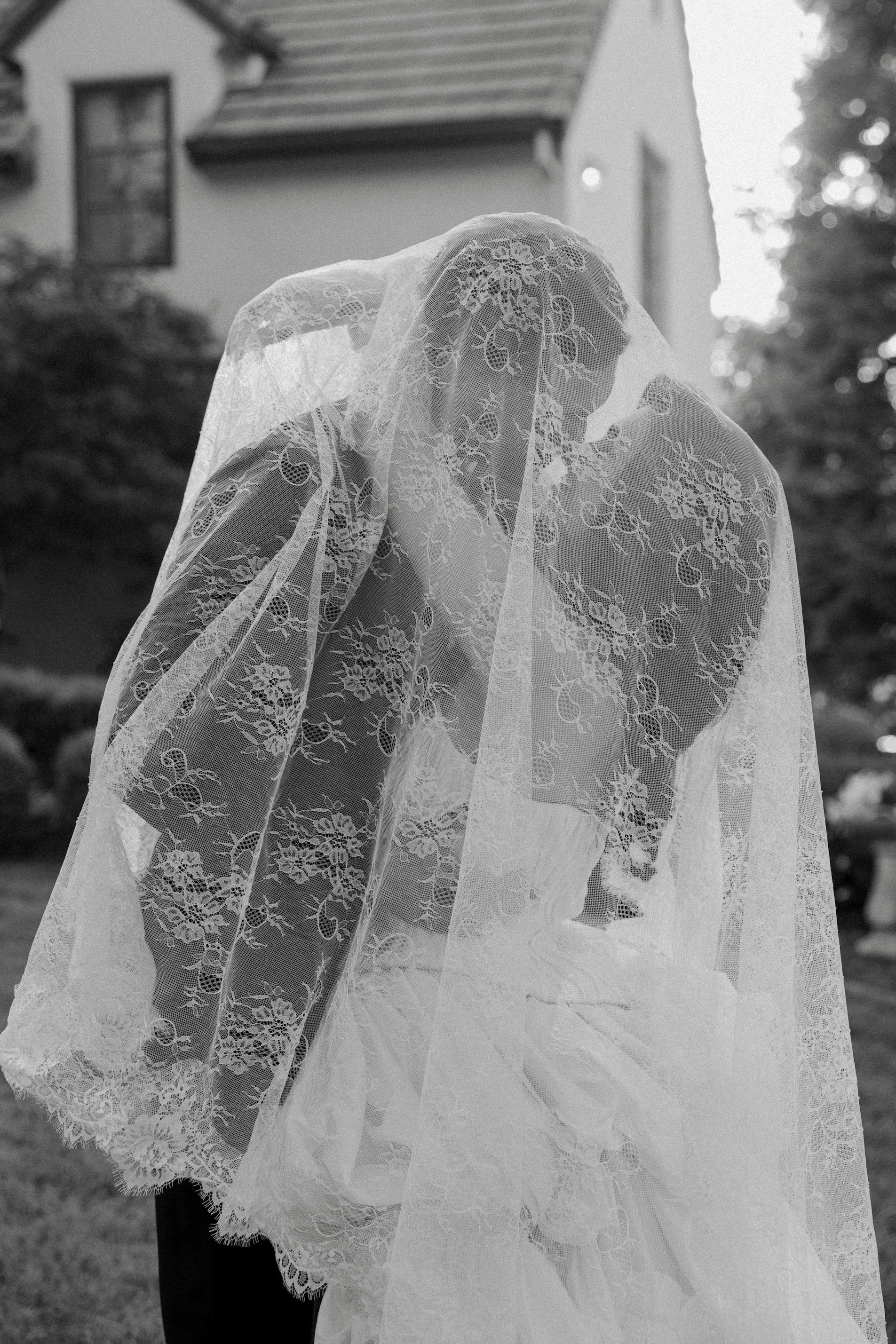 Sacramento California wedding photographer black and white style.jpg