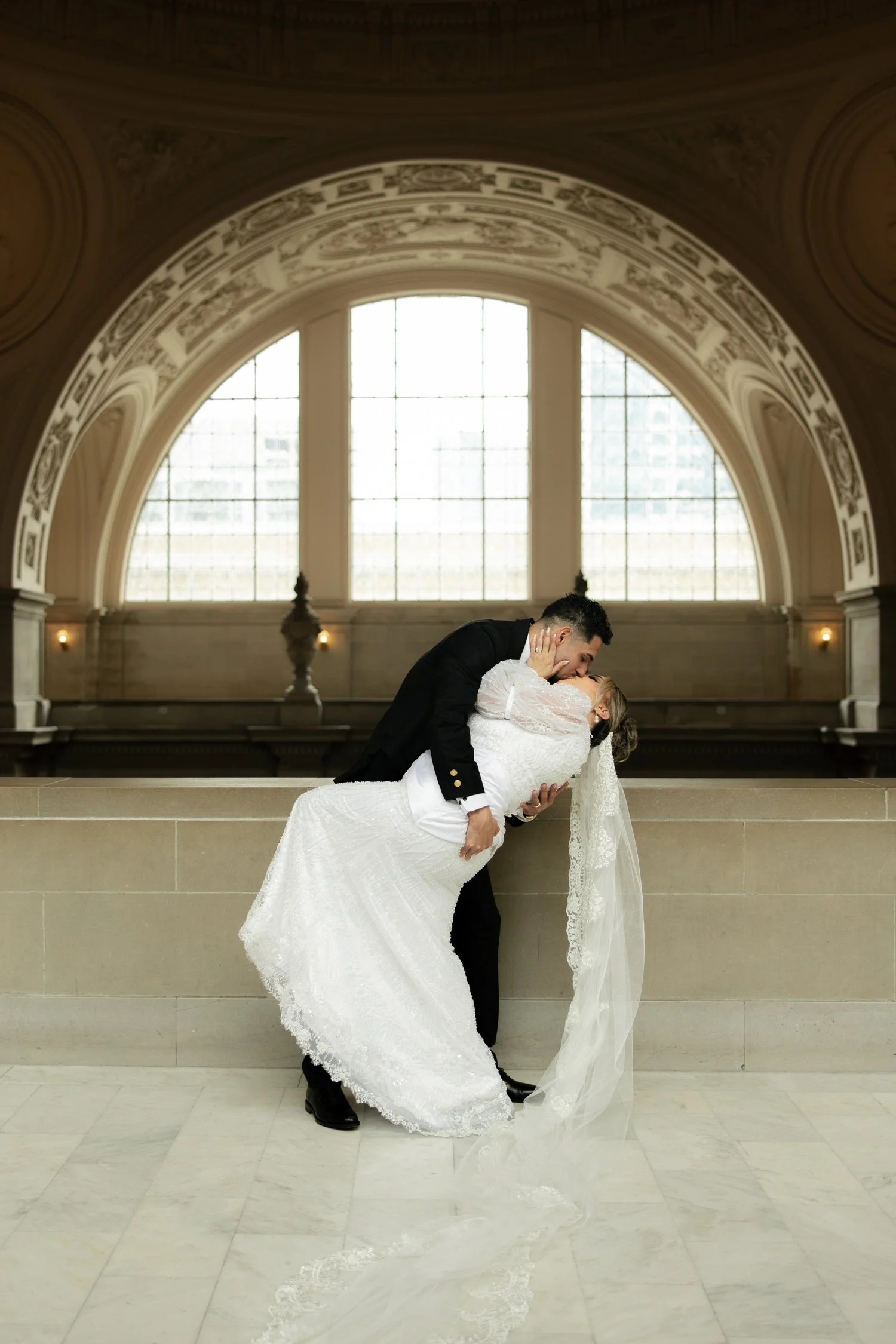 sf city hall bride and groom portrait spots