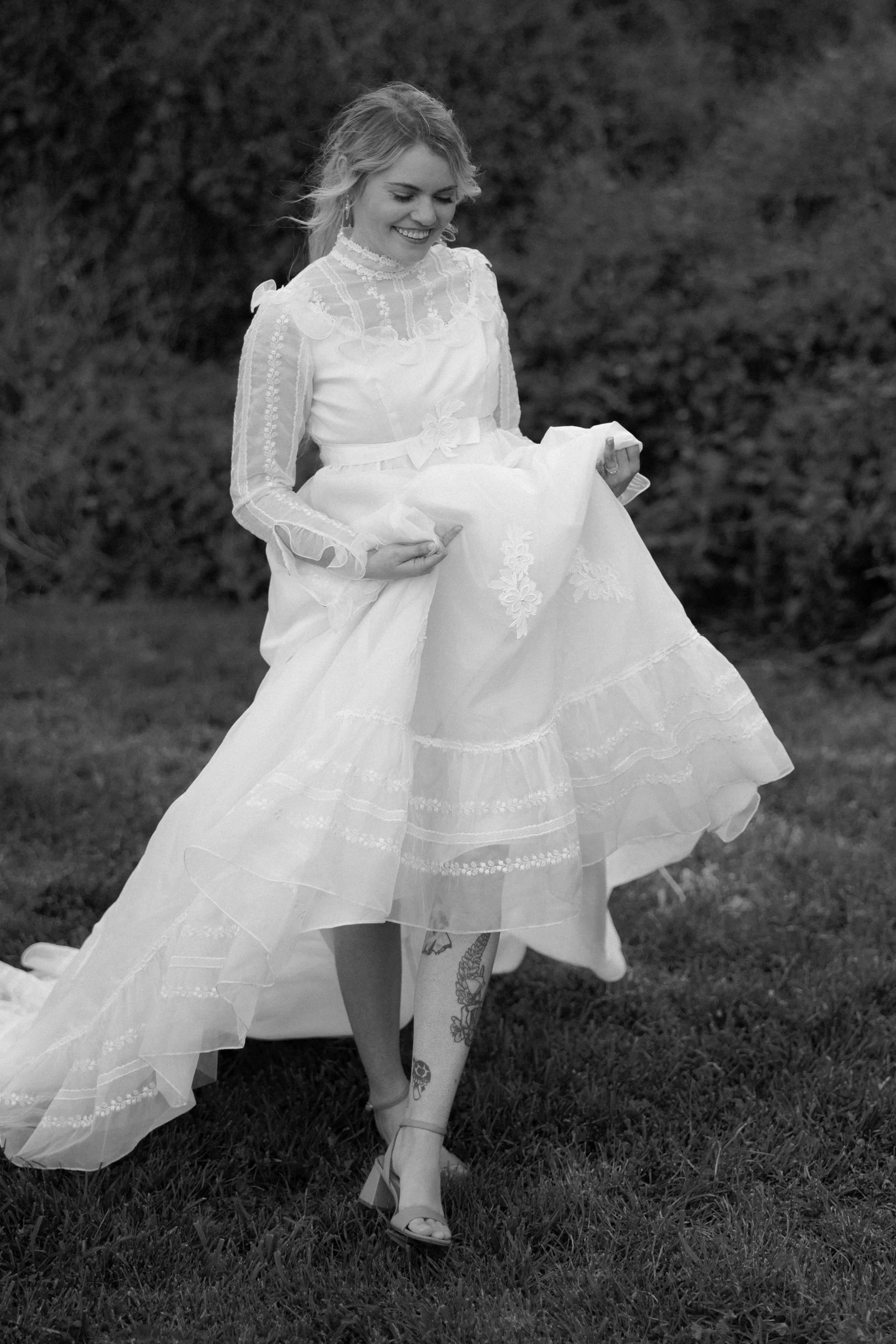 black and white nostalgic wedding san francisco bridal portrait