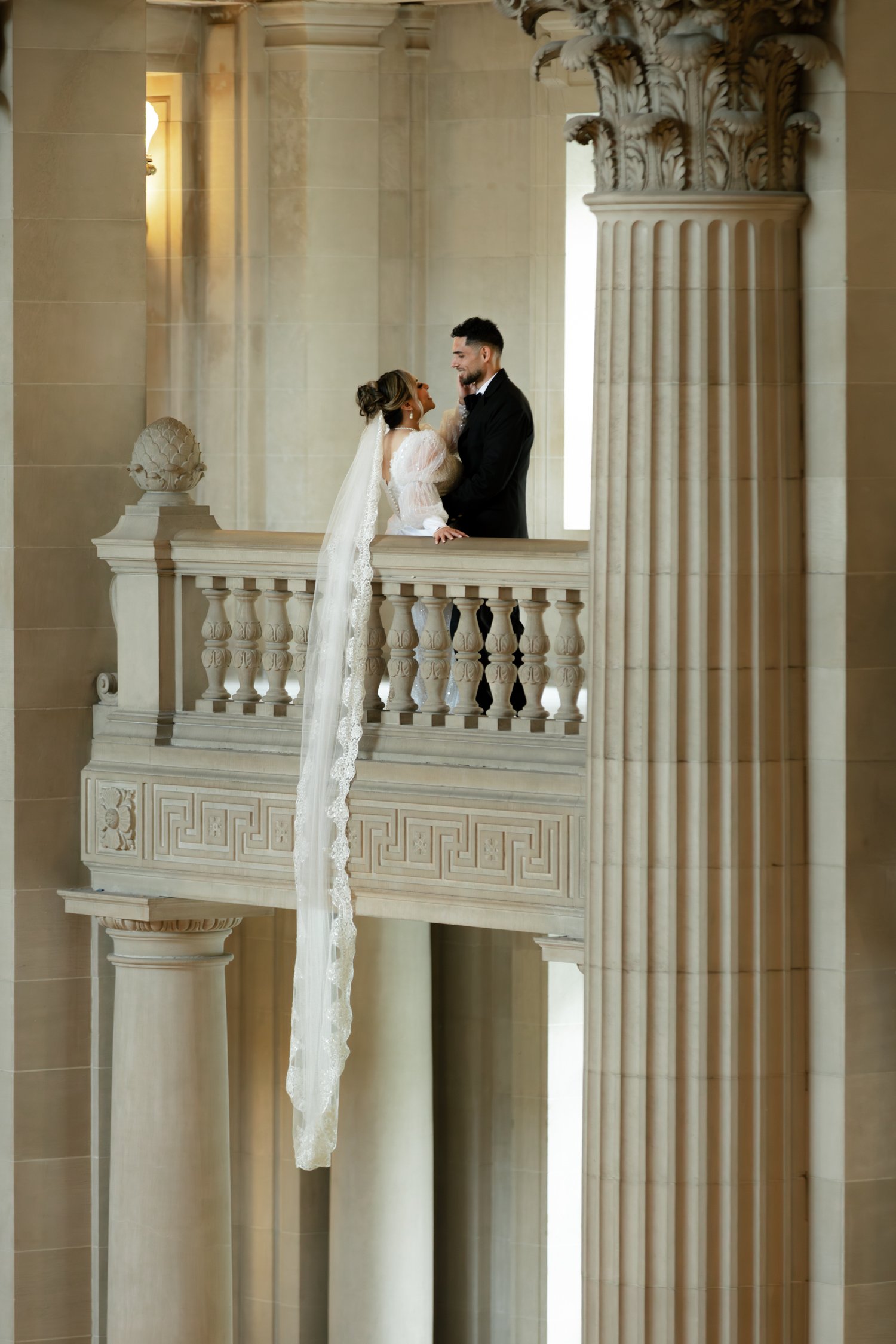 iconic elopement photos to get at sf city hall