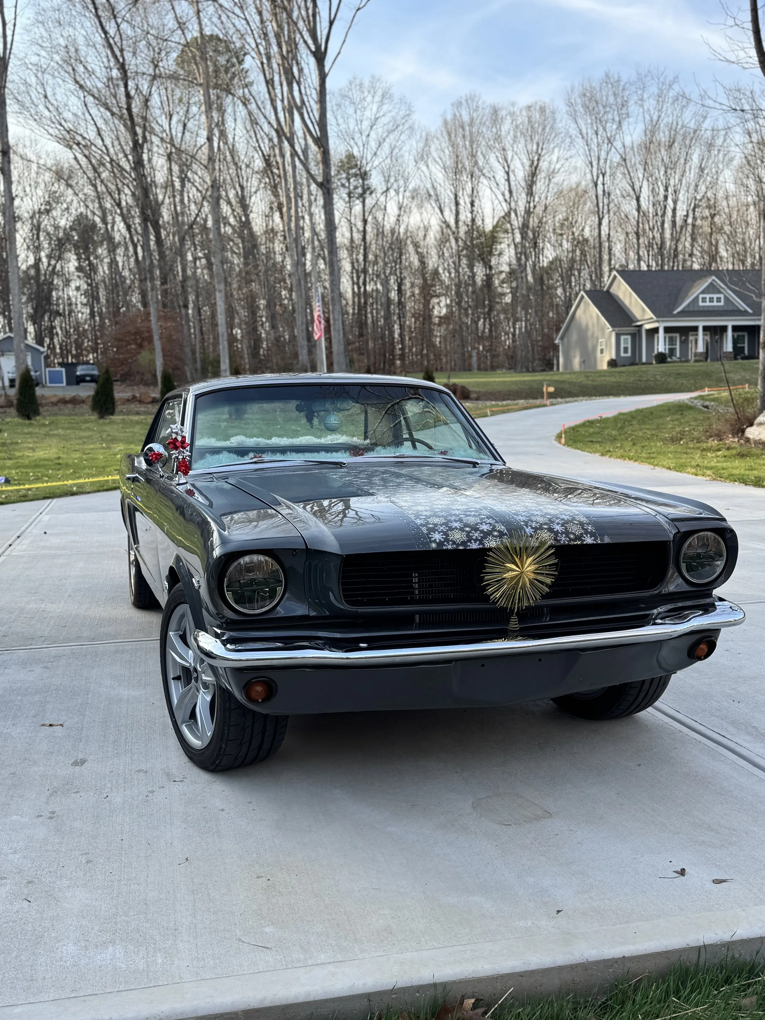 1966 ford mustang      (704)6417941