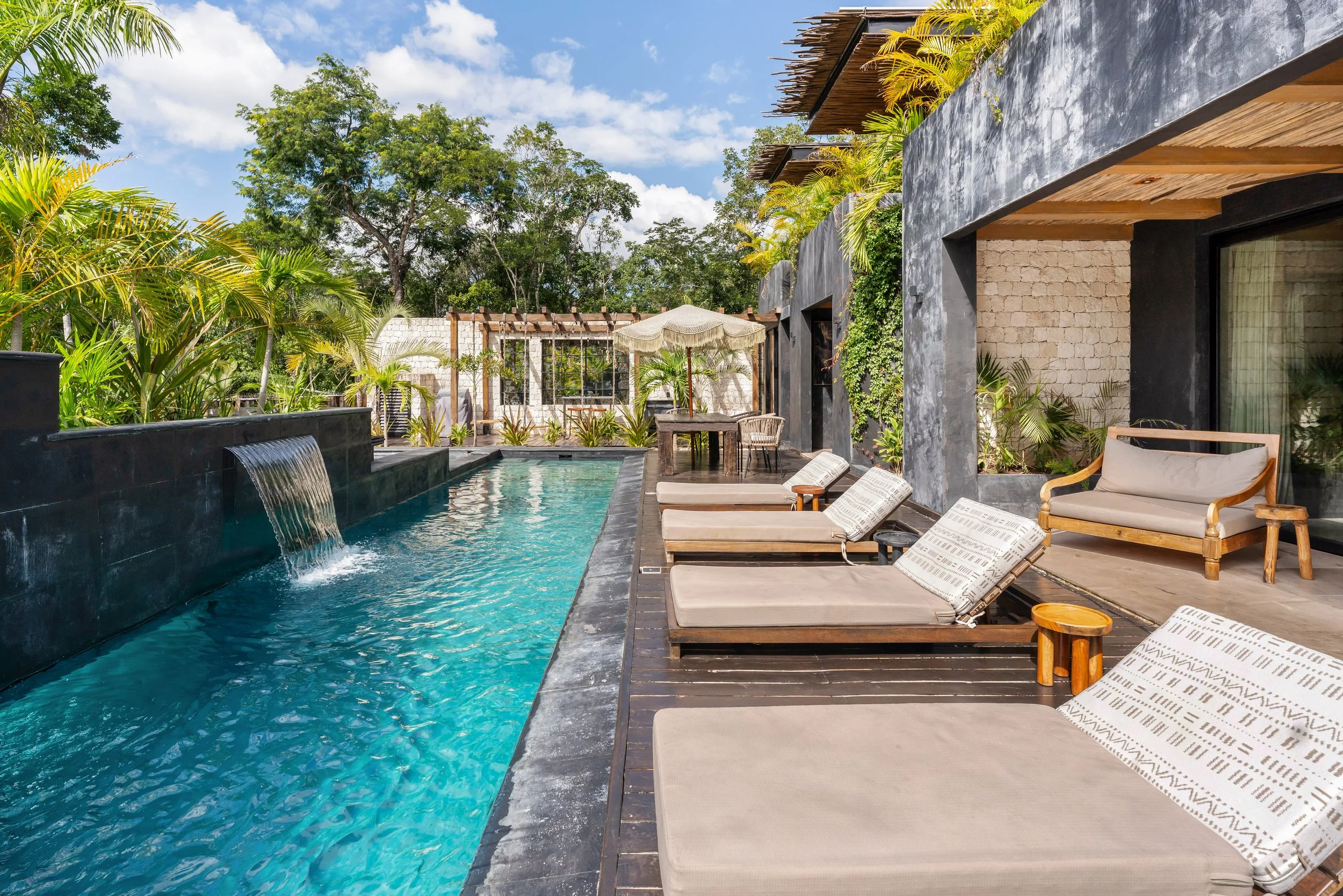 Villa Onyx pool