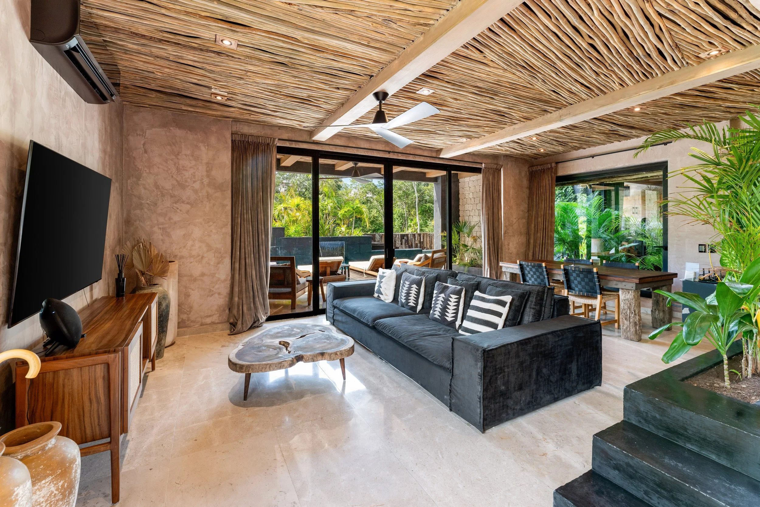 Villa Onyx Living Room