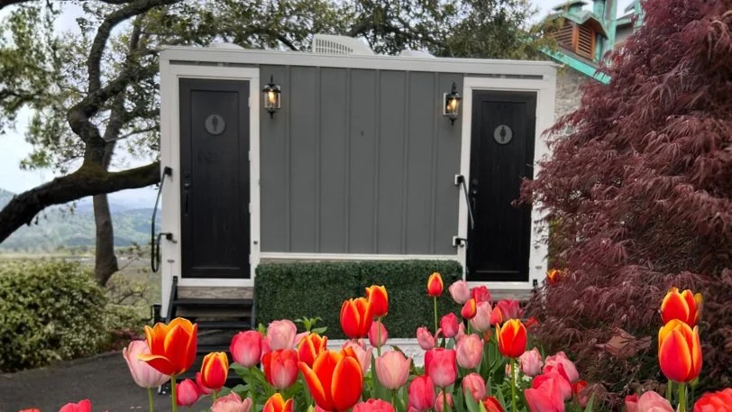 Are Luxury Restroom Trailers Worth It for Outdoor Weddings?