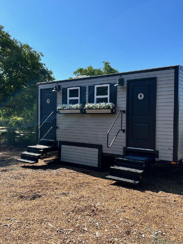 Posh6-Kendall Jackson - Humane Society Fundraiser.jpeg