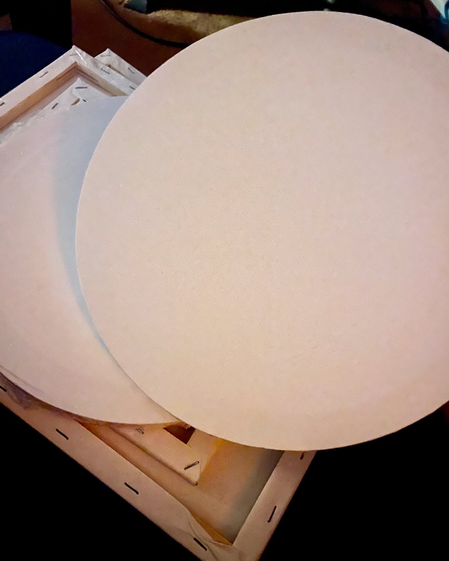 That new canvas smell 🤤

#artist #artistlife
