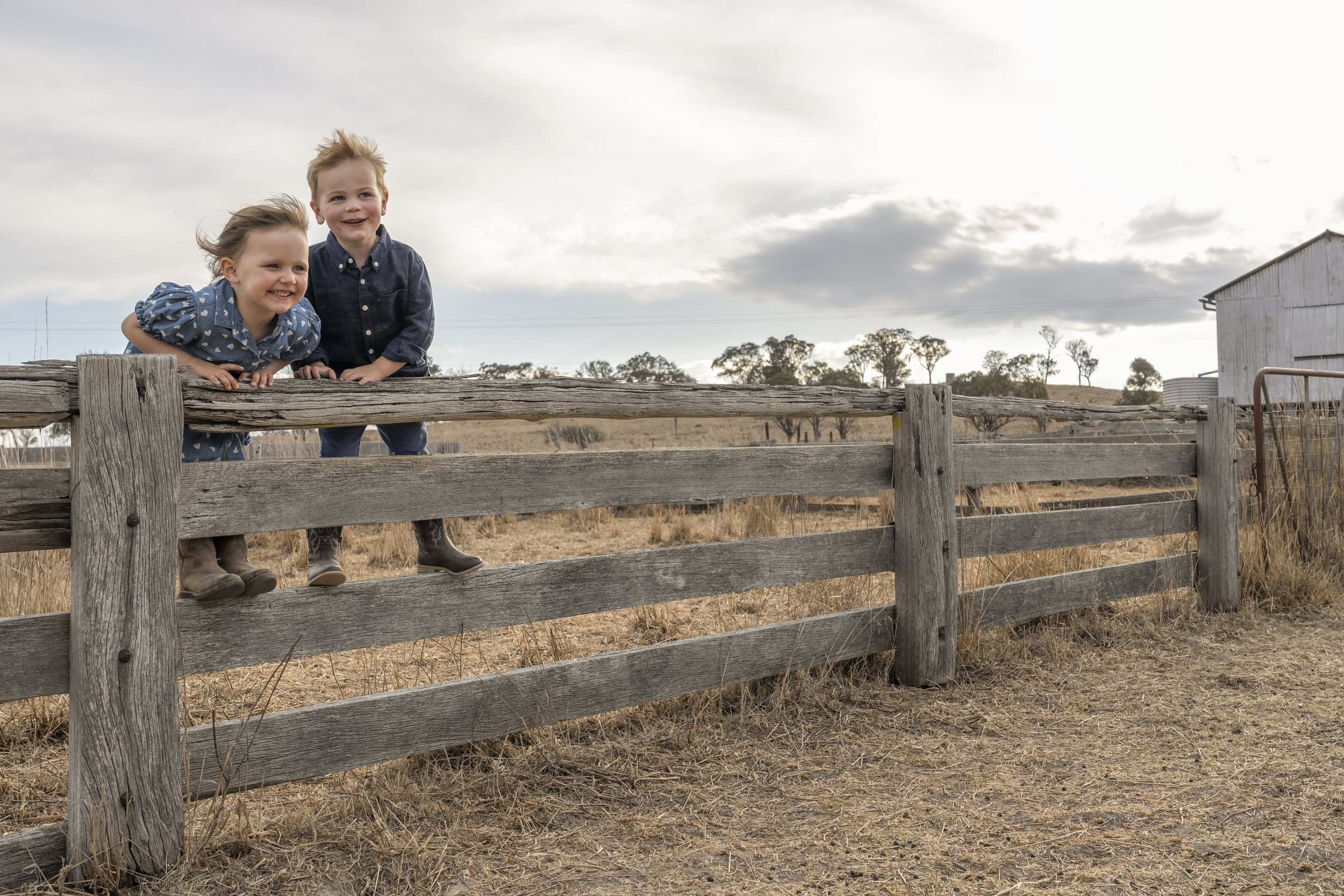RM Farm Shoot Oscar and Darcie Fence 2.jpg