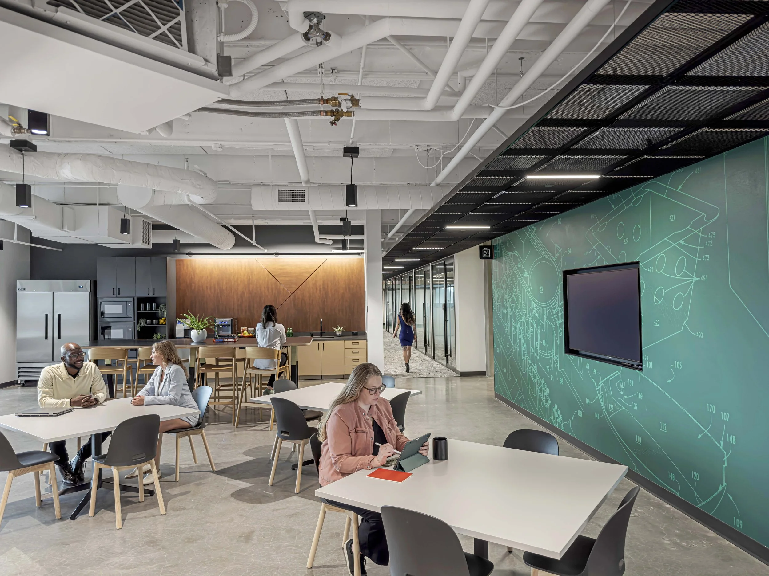 AI IS EVERYWHERE… BUT THE WORKPLACE IS STILL ABOUT PEOPLE