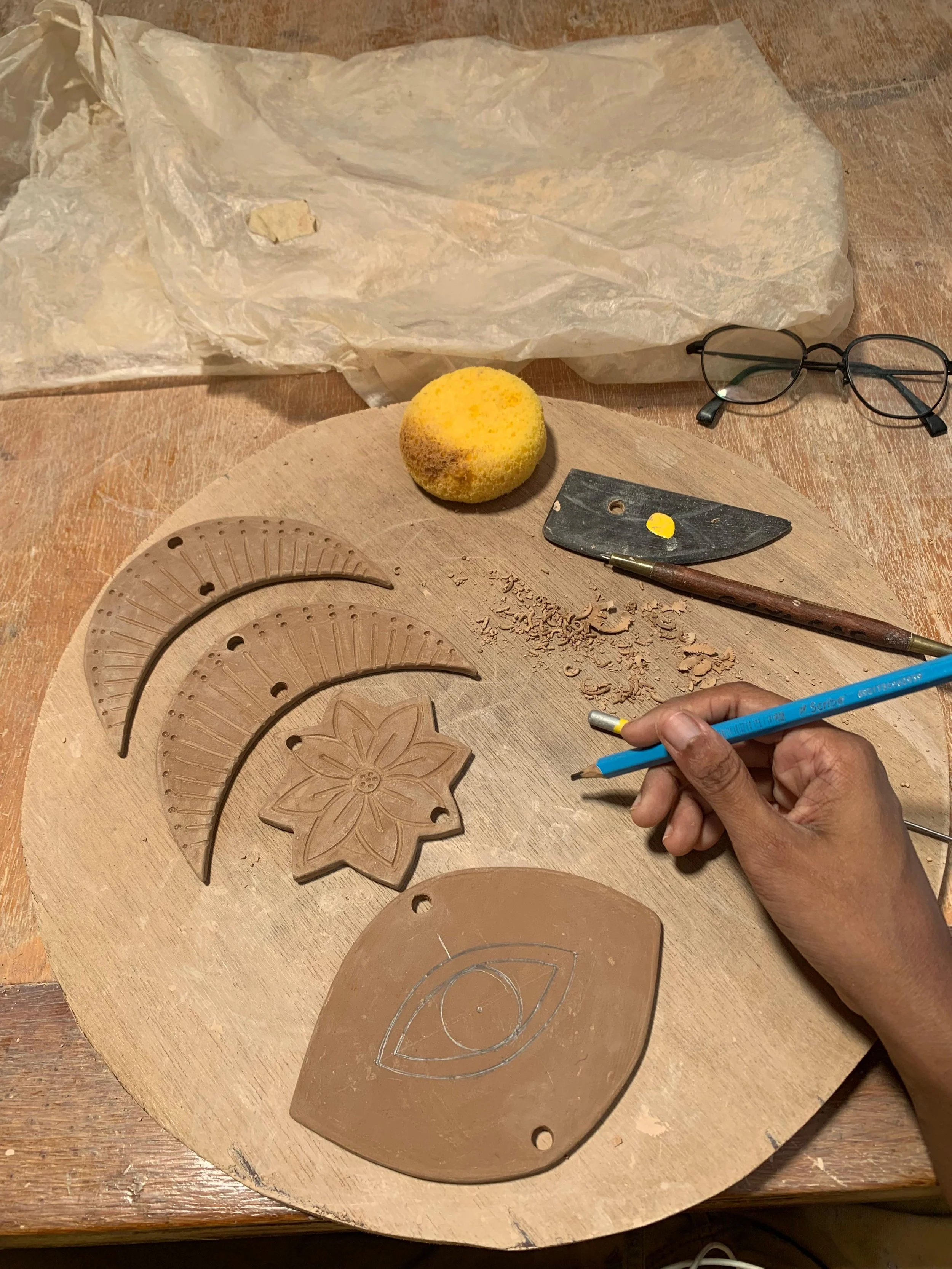 Workshop: Imprints in Clay, a personalised tile making workshop