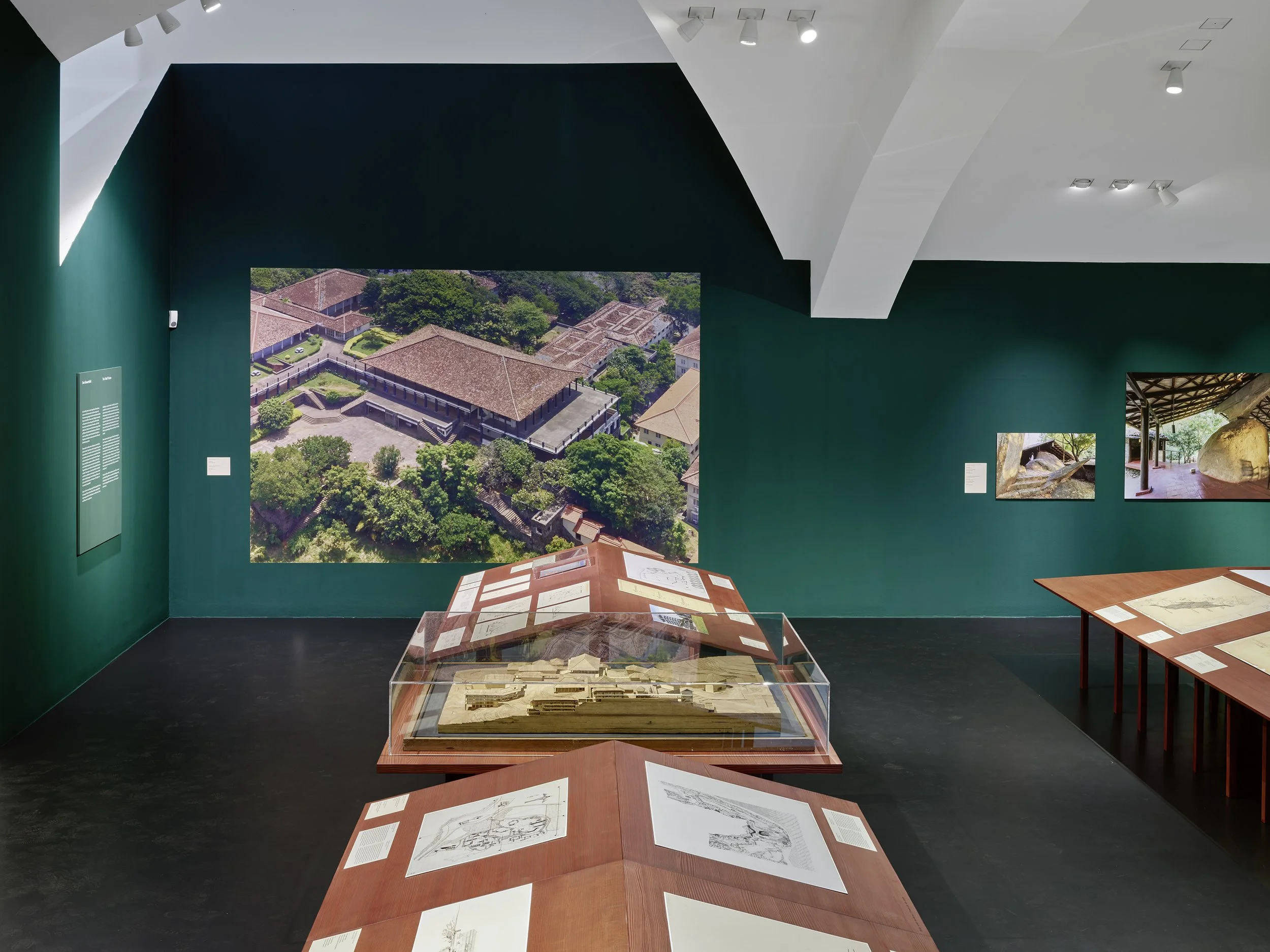 Installation view
»Geoffrey Bawa: Architecture for the Senses«
© Vitra Design Museum
Photo: Bernhard Strauss