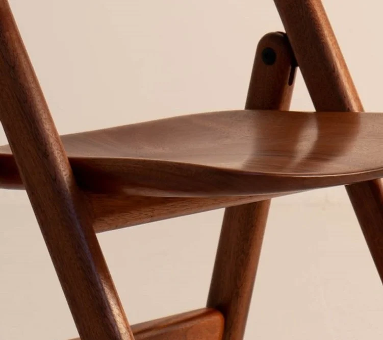 Limo, a wooden folding chair