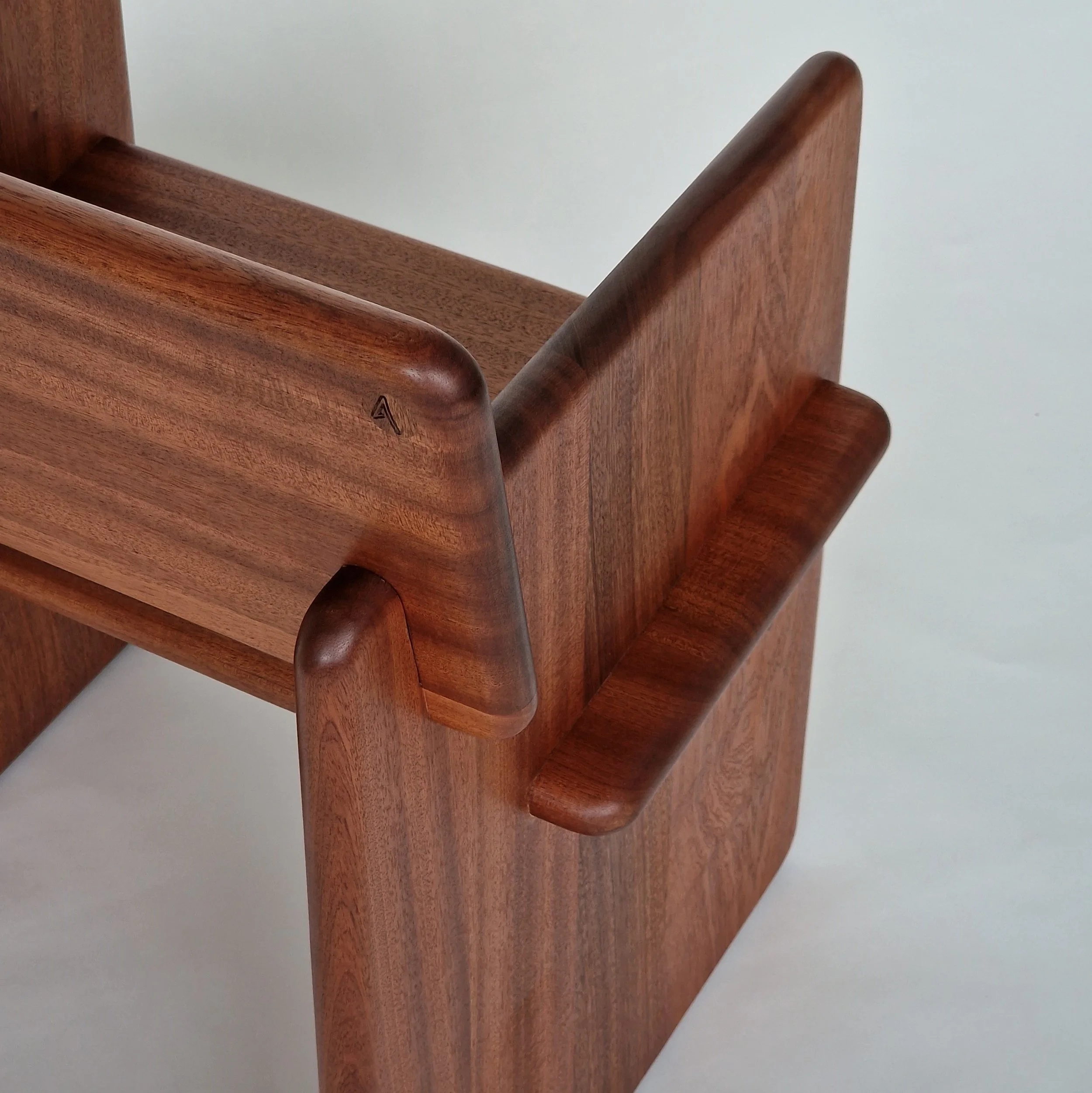 Lap dining chair detail