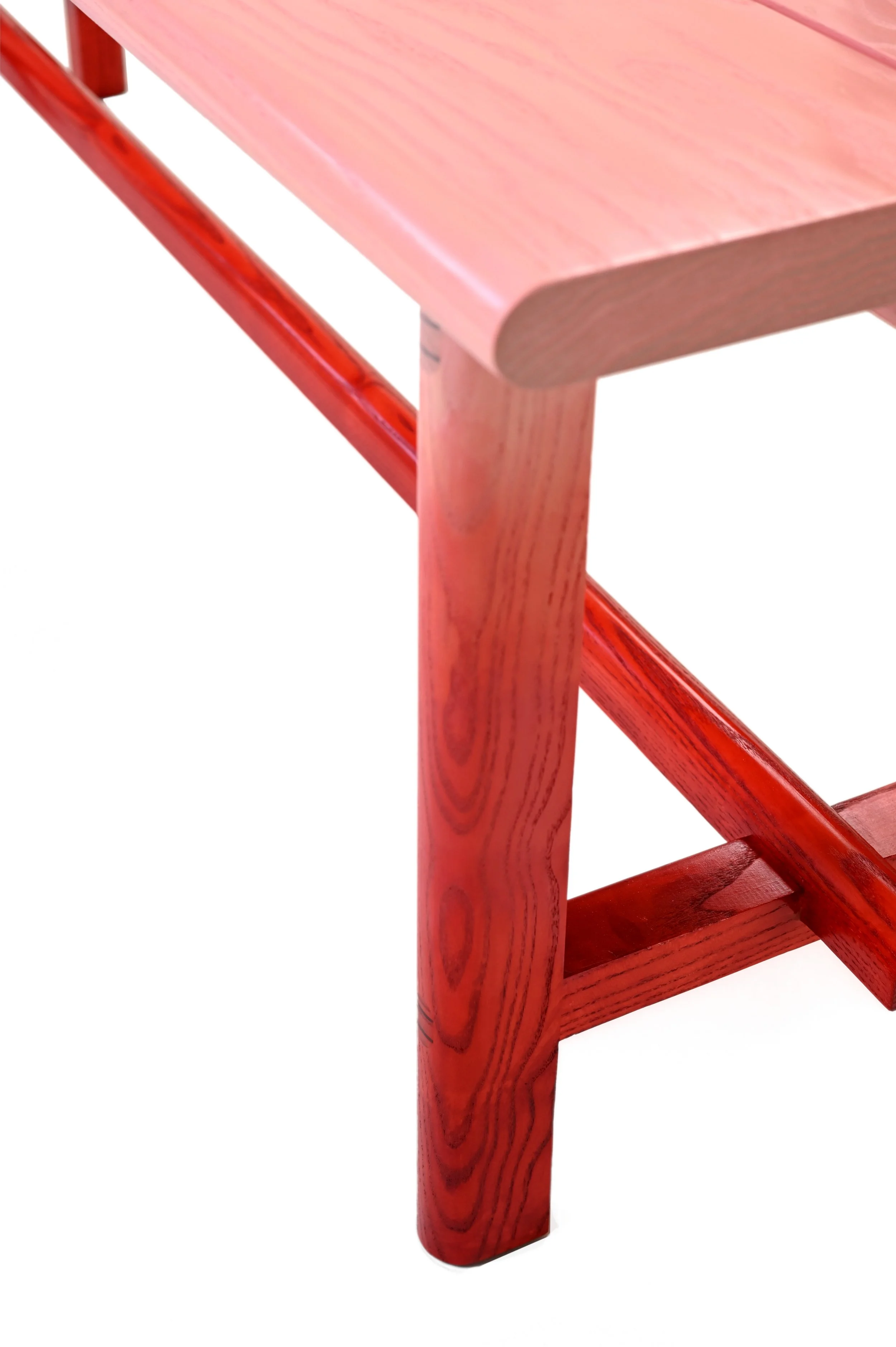 Intense red to pink stain that magnify the wood grain, gloss finishes