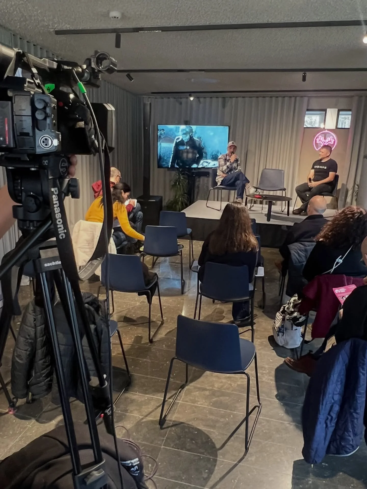 Esta ma&ntilde;ana hemos tenido el encuentro entre bandas navarras y la prensa en el que las artistas han podido dar a conocer sus proyectos musicales y art&iacute;sticos.
Gracias a @civican, @nueve_cartas_comunicacion y Fernando Garayoa por la organ