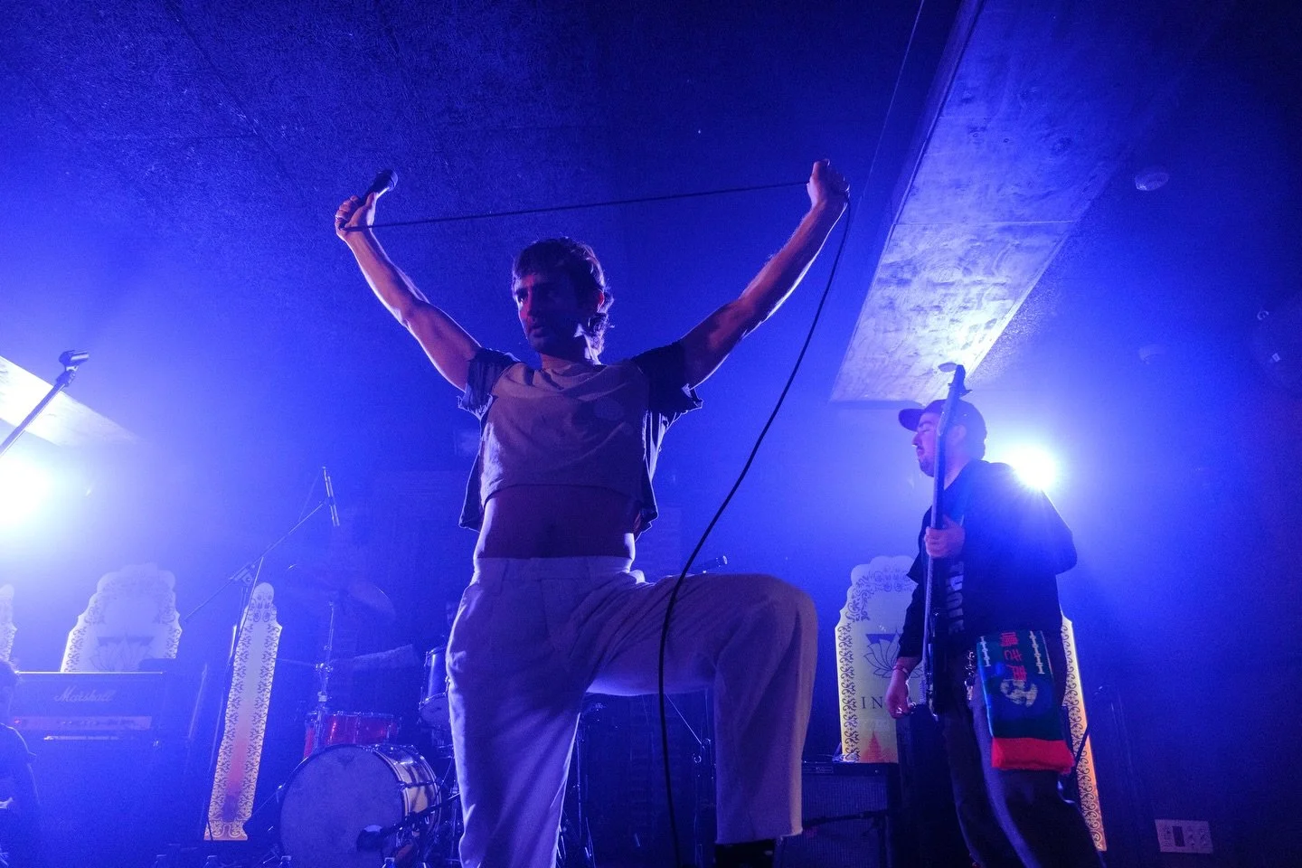 El concierto de @ezezez.ezezez.ezezez ayer en la sala @indaraclub se puede catalogar de m&uacute;ltiples maneras, pero todas se quedar&aacute;n cortas para quienes pudimos disfrutar de uno de los shows m&aacute;s impactantes de esta X edici&oacute;n 