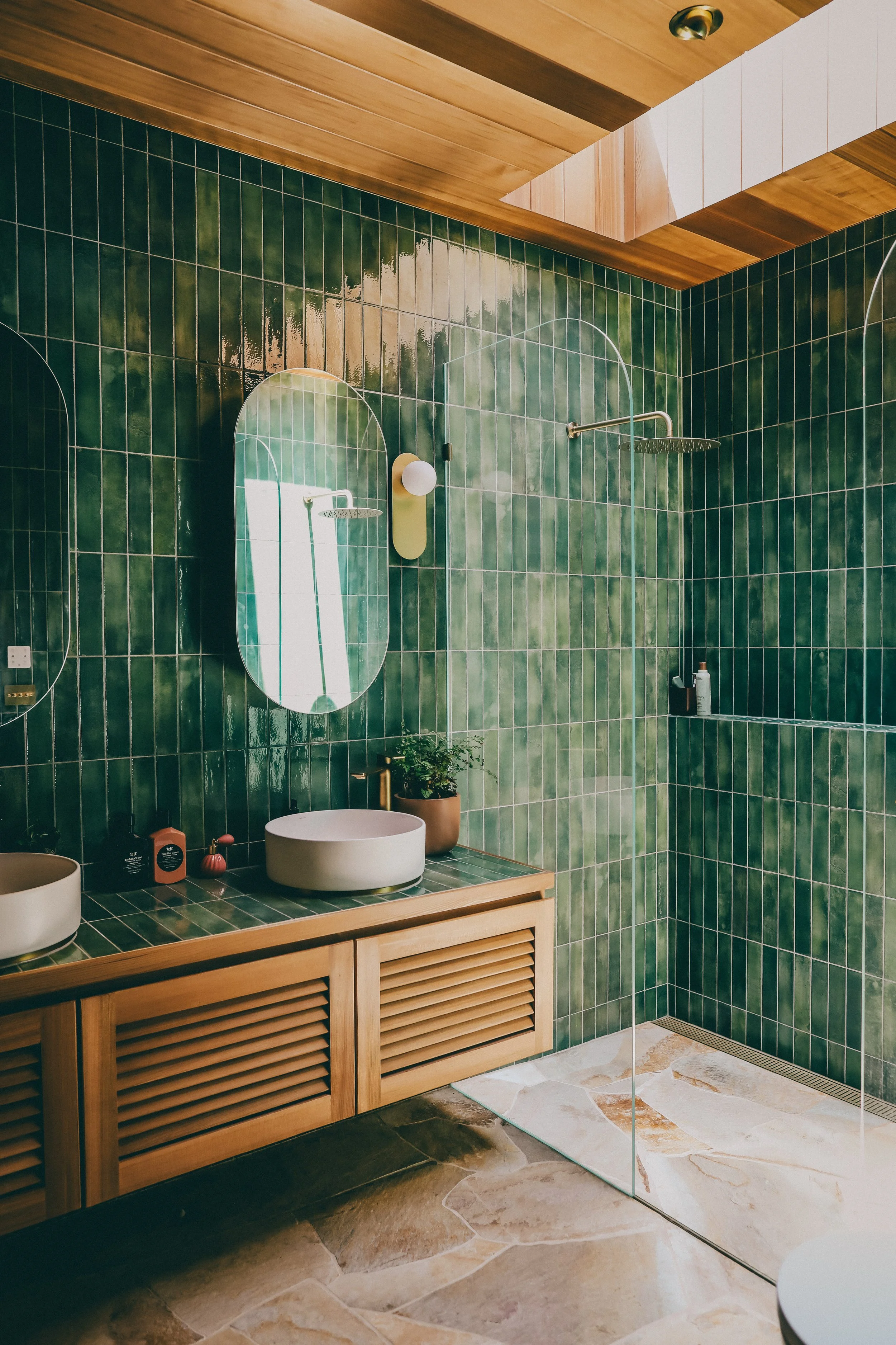 Cuzlantis Bathroom-9.jpg