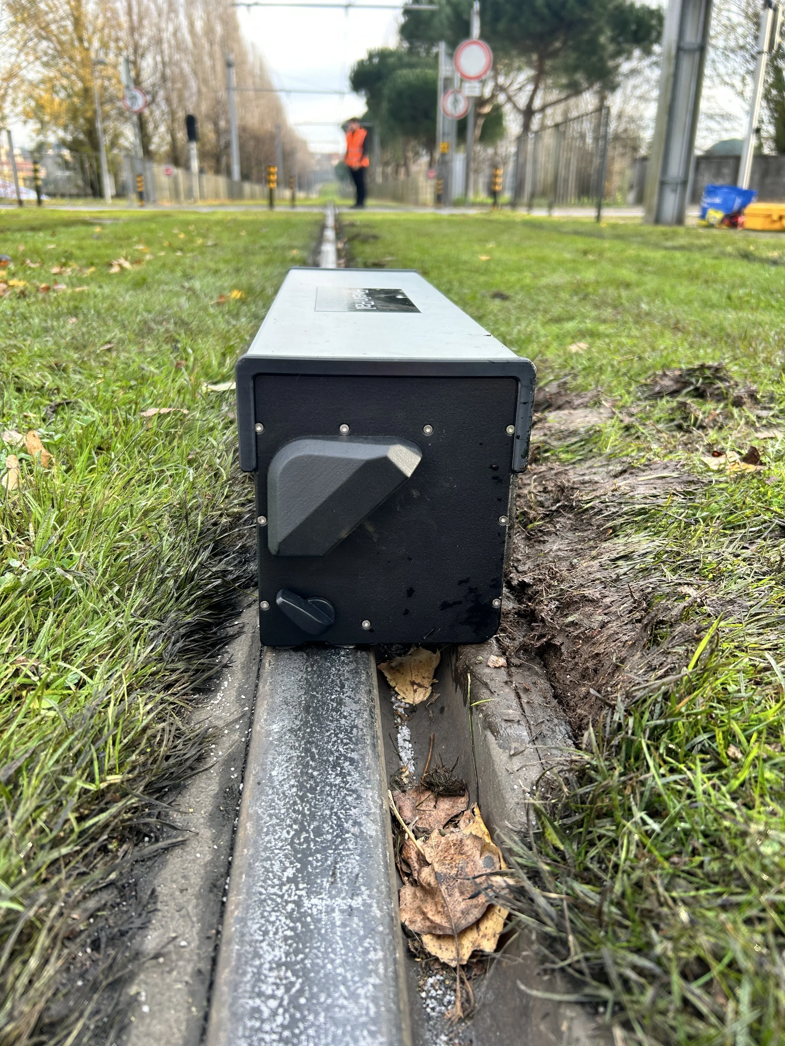 Friction management product approvals using rivelin rail portable rail tribometer, on embedded grooved tram track