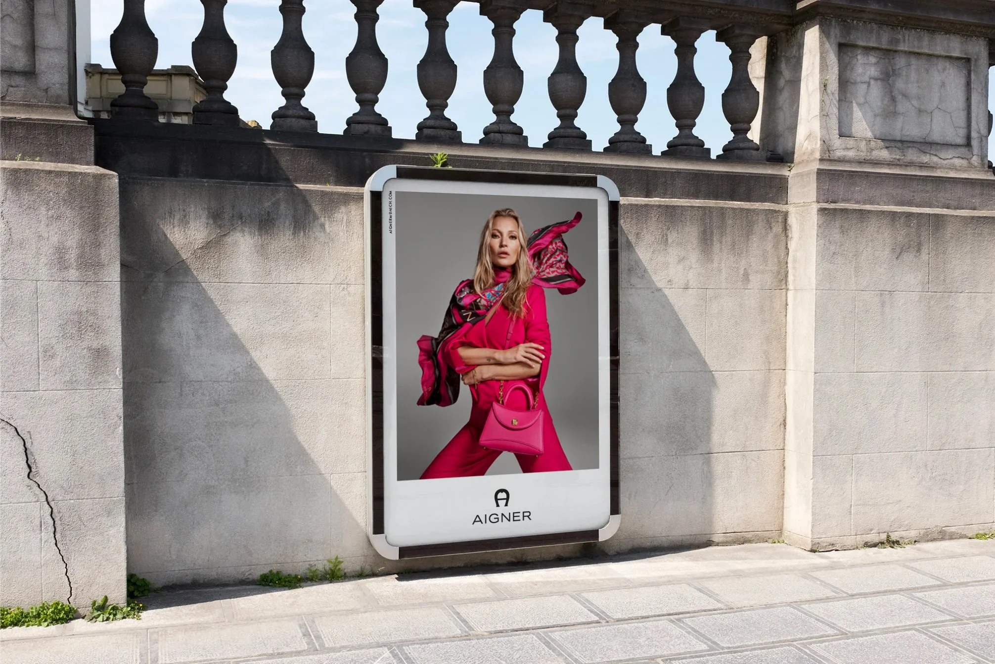 AIGNER_FW22_OOH.jpg