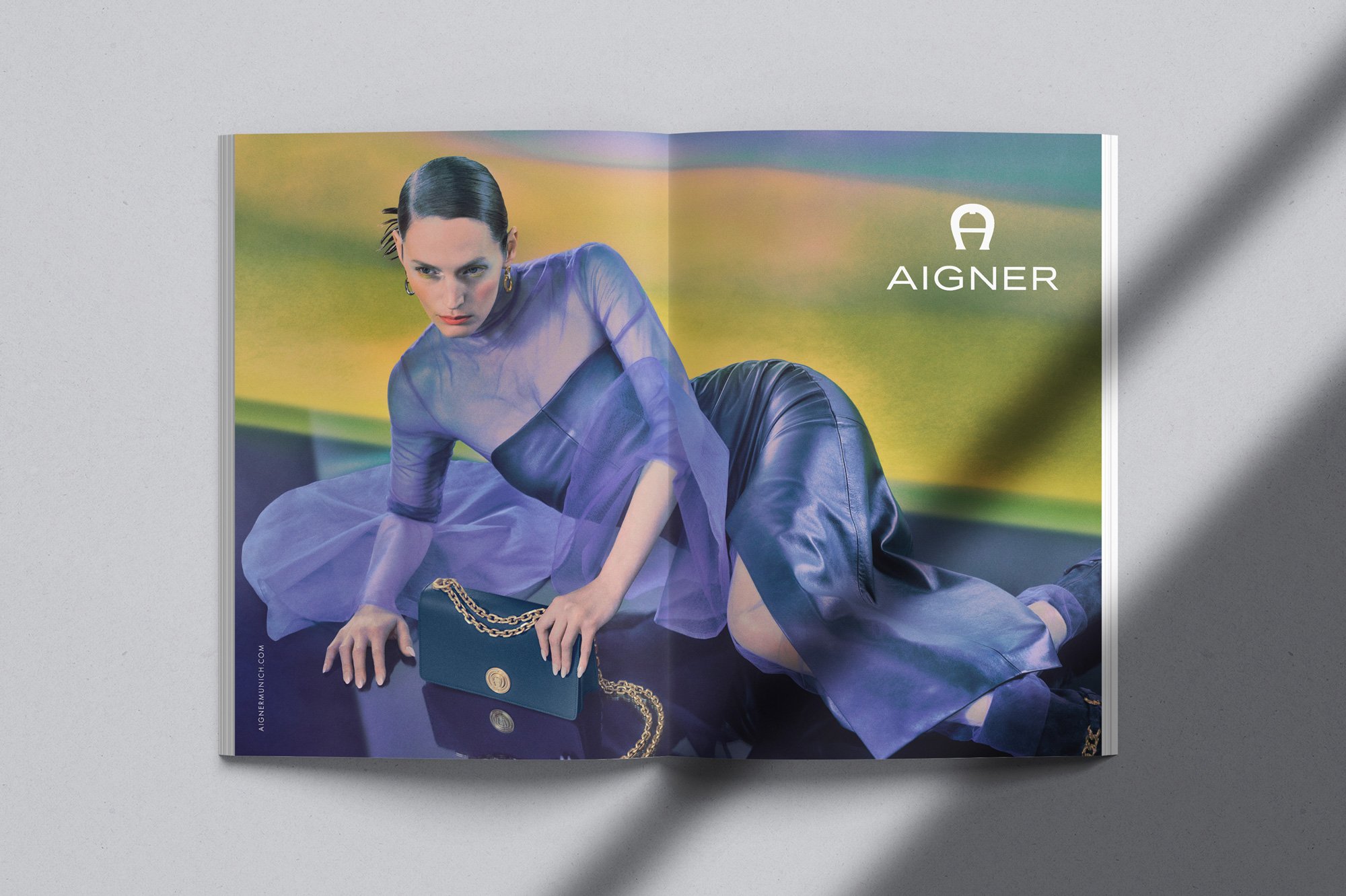 AIGNER_FW23_Magazine_QUER_3-2.jpg