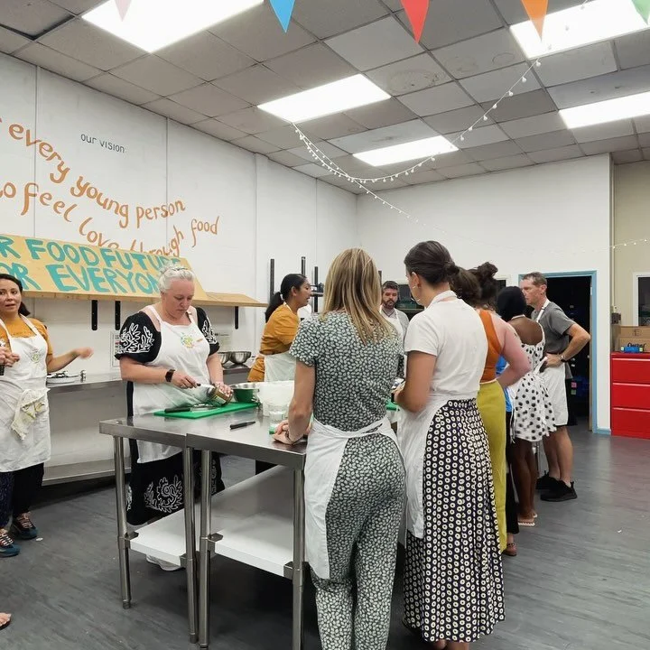 🧑‍🍳 Cook with us Thursday 6 November for £5!
👉Cook & Eat Club
📆 Thursday 6 November, 7-8.30pm
📍 Mazi Project Kitchen @themaziproject, Bedminster
🎟️ Book online via our website - link in bio 
Learn to make umami packed shredded t