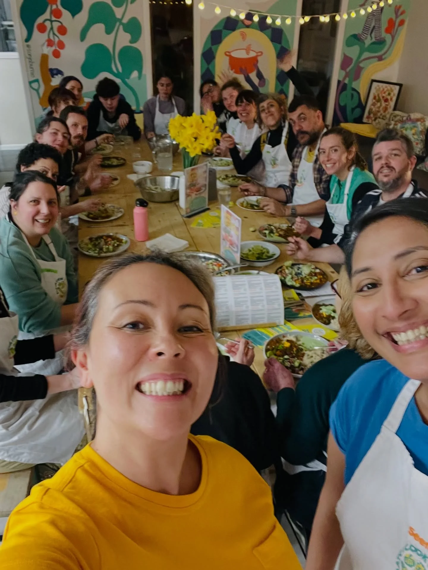 🍳 Last-minute spaces for tomorrow, 6.45-8.30pm!

Fancy cooking something delicious? Come spice up your life with Batch Cook Club for a relaxed, hands-on Cook &amp; Eat session Wednesday 6th May in Bedminster. 

👩&zwj;🍳 Cook a fresh, budget friendl