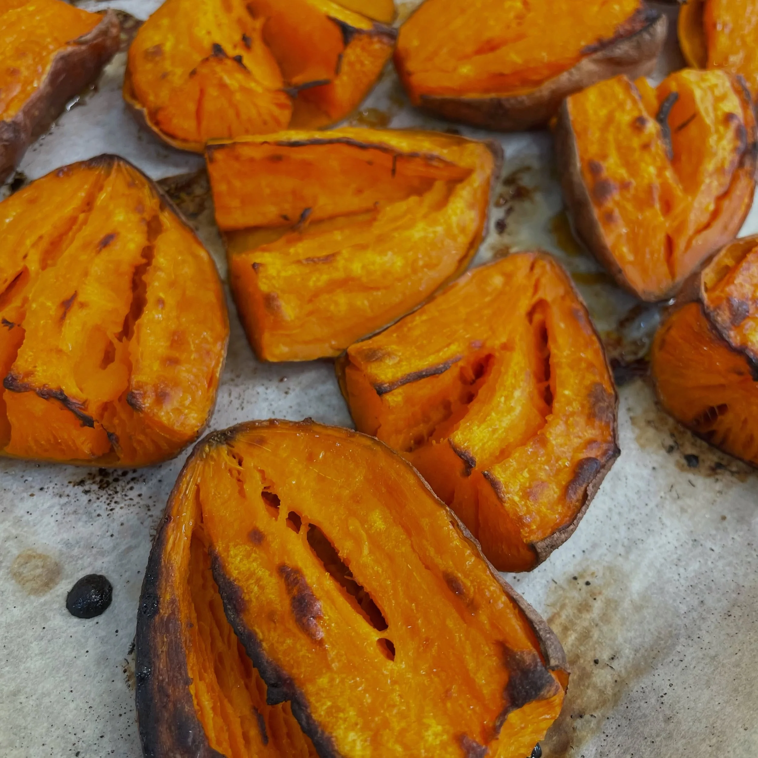 Our new fave&hellip; Sweet potato, tahini and lime dip 👌🔥

We&rsquo;ll be serving this alongside our creamy hummus, fresh bread and herby butter and a vibrant salad TODAY at St Peter&rsquo;s Methodist Church! 

Everyone welcome - come along for a F