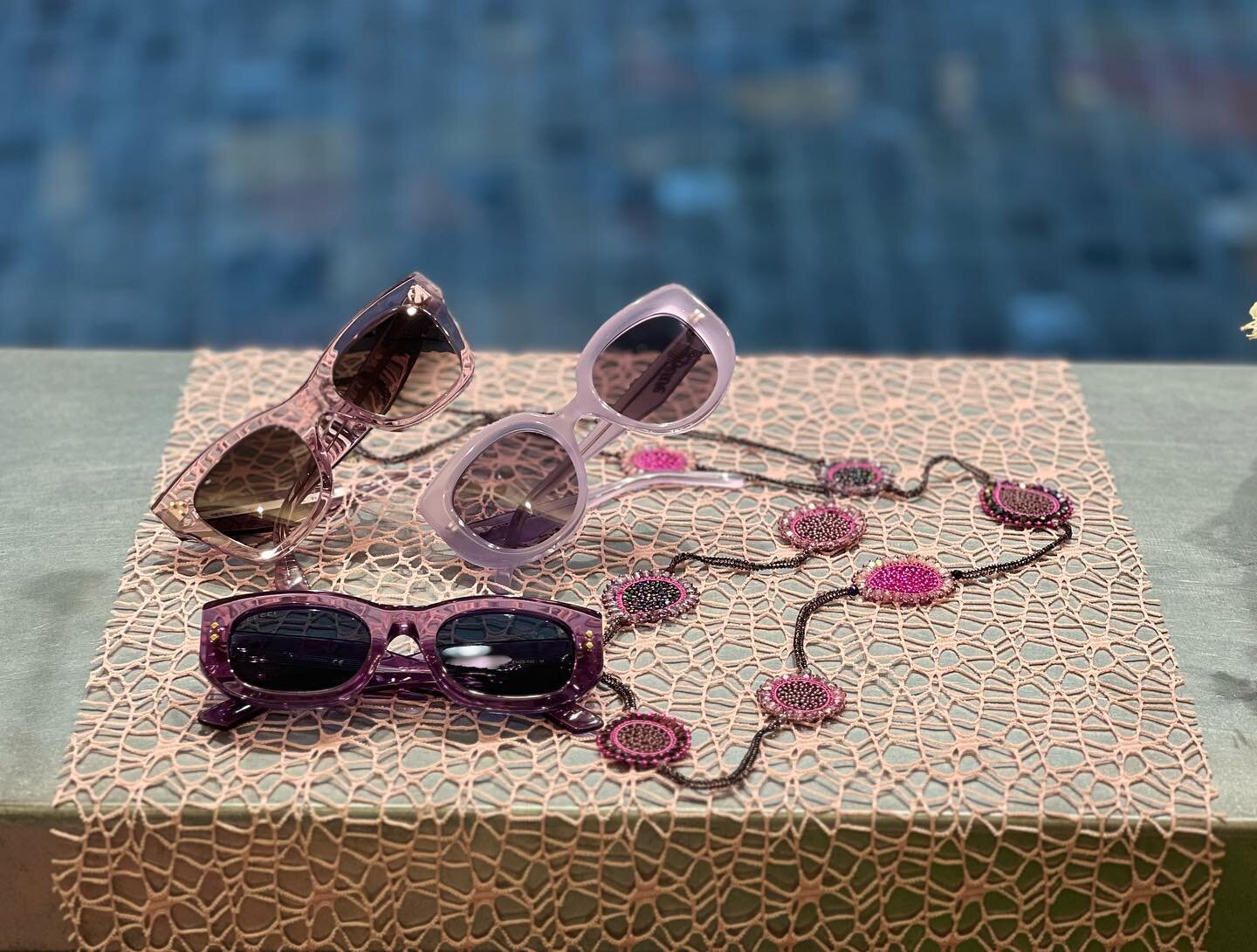 Powerful Purple 💜✨

#utz
#gucci 
#yvessaintlaurent 
#loewe 

#sunglassaccessoryzurich #sunglass #sunglasses #accessory #zurich #chlo&eacute; #zurichinfluencer #zurichfashion #gaynorbongard #zurichstyle #trend #boutique #gucci #fendi #dior #ysl #bale