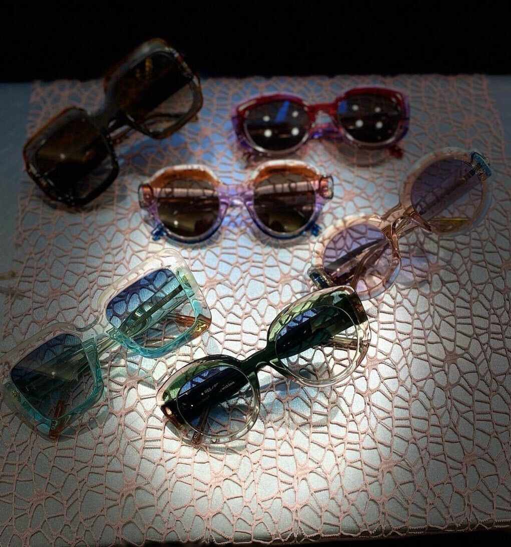 ✨spotlight colors✨

#resrei
#eyewear_curator 

#sunglassaccessoryzurich #trend2023 #sunglass #accessory #zurich #chlo&eacute; #zurichinfluencer #zurichfashion #gaynorbongard #zurichstyle #trend #boutique #gucci #fendi #dior #ysl #dita #balmain #salt.