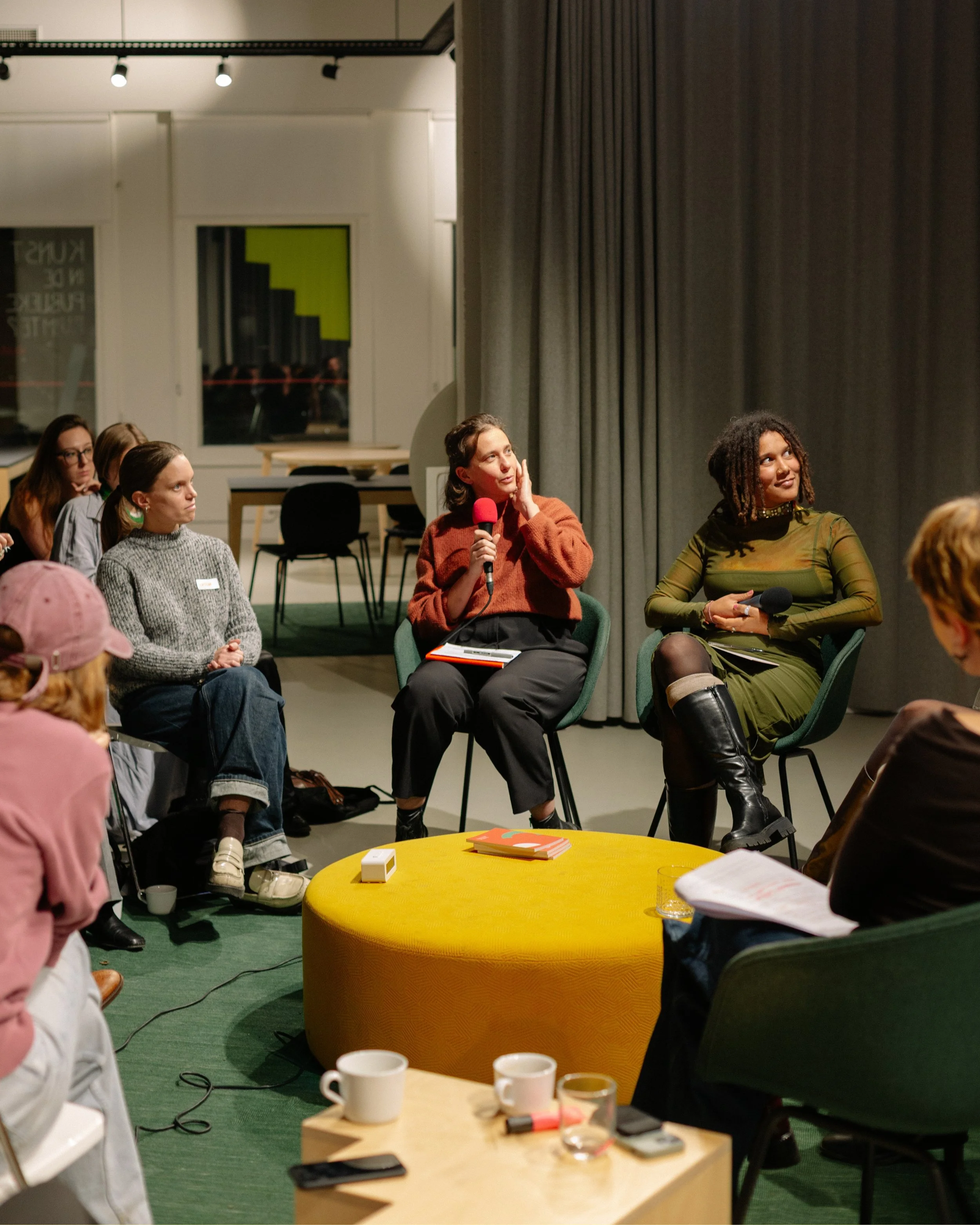 Report: Whose history do we choose to remember? About public spaces, statues and cultural choices.