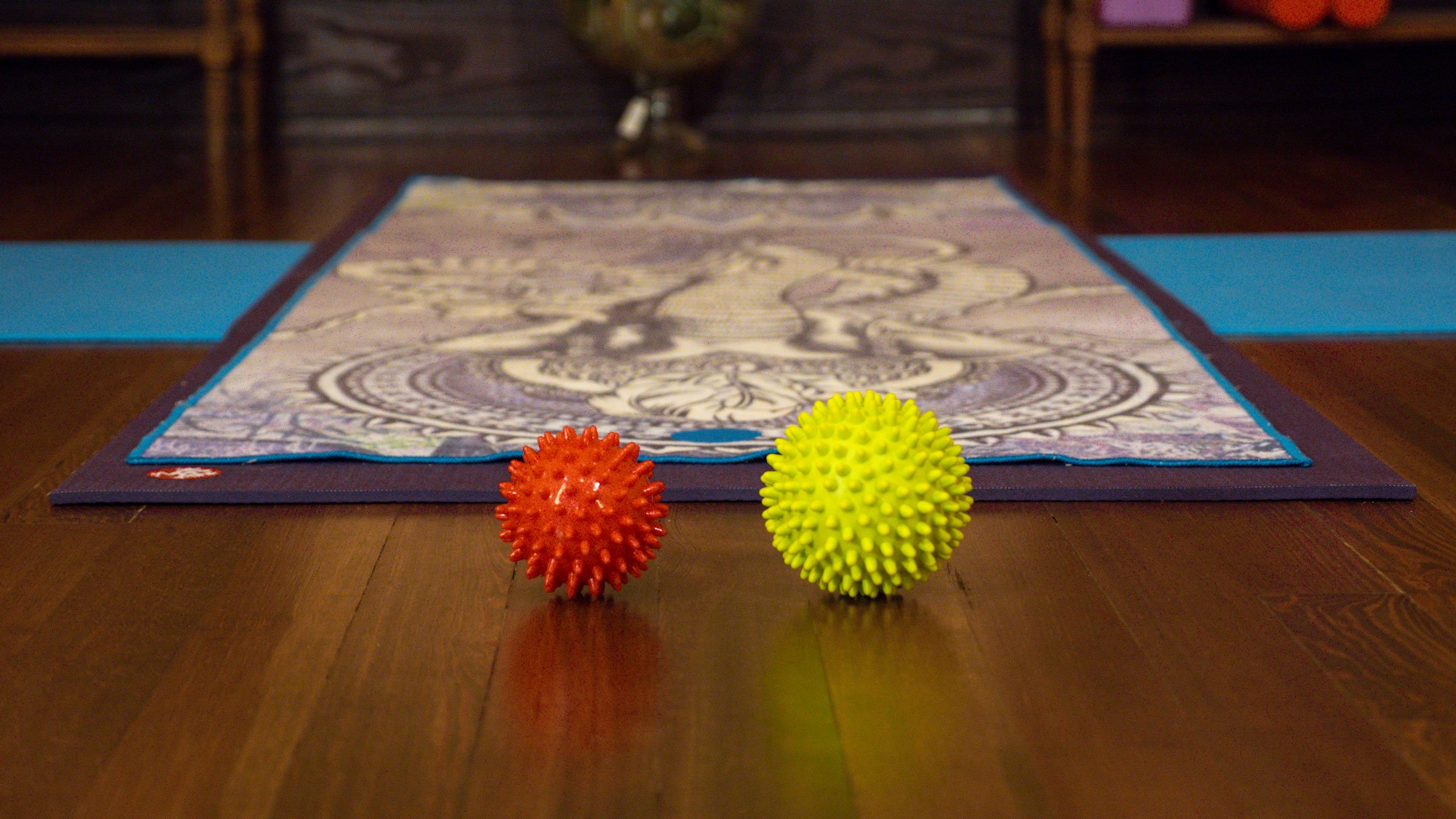 Red-and-Yellow-Spikey-Ball.jpg
