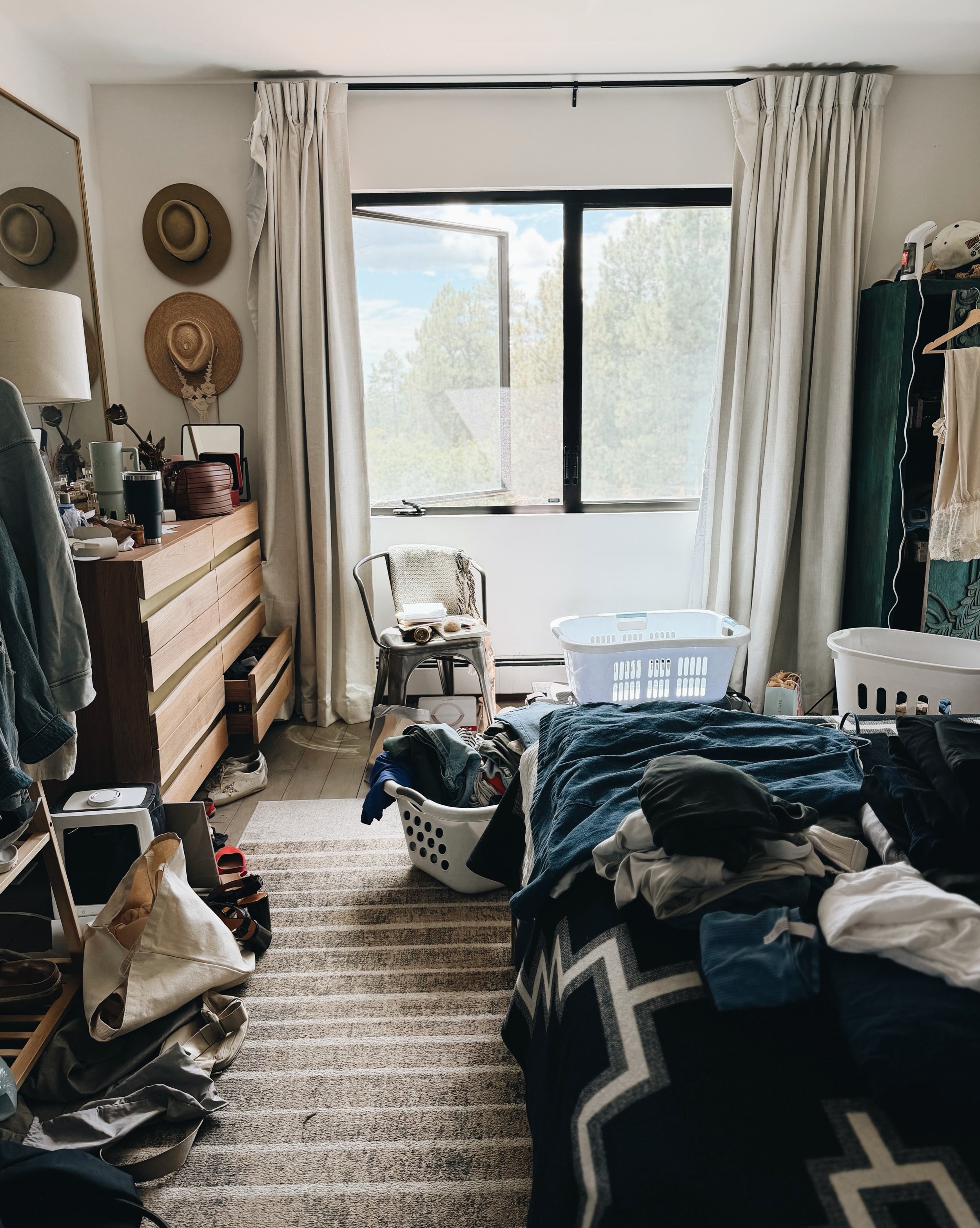 PROOF OF LIFE! Before and After: Saturday Edition 🧺 

Spending all day doing laundry and cleaning my bedroom&hellip;well, THIS moment matters, too. 😉

And for those who&rsquo;ve read the section in the book about it, yes, I made my bed first. 🙌🏼 