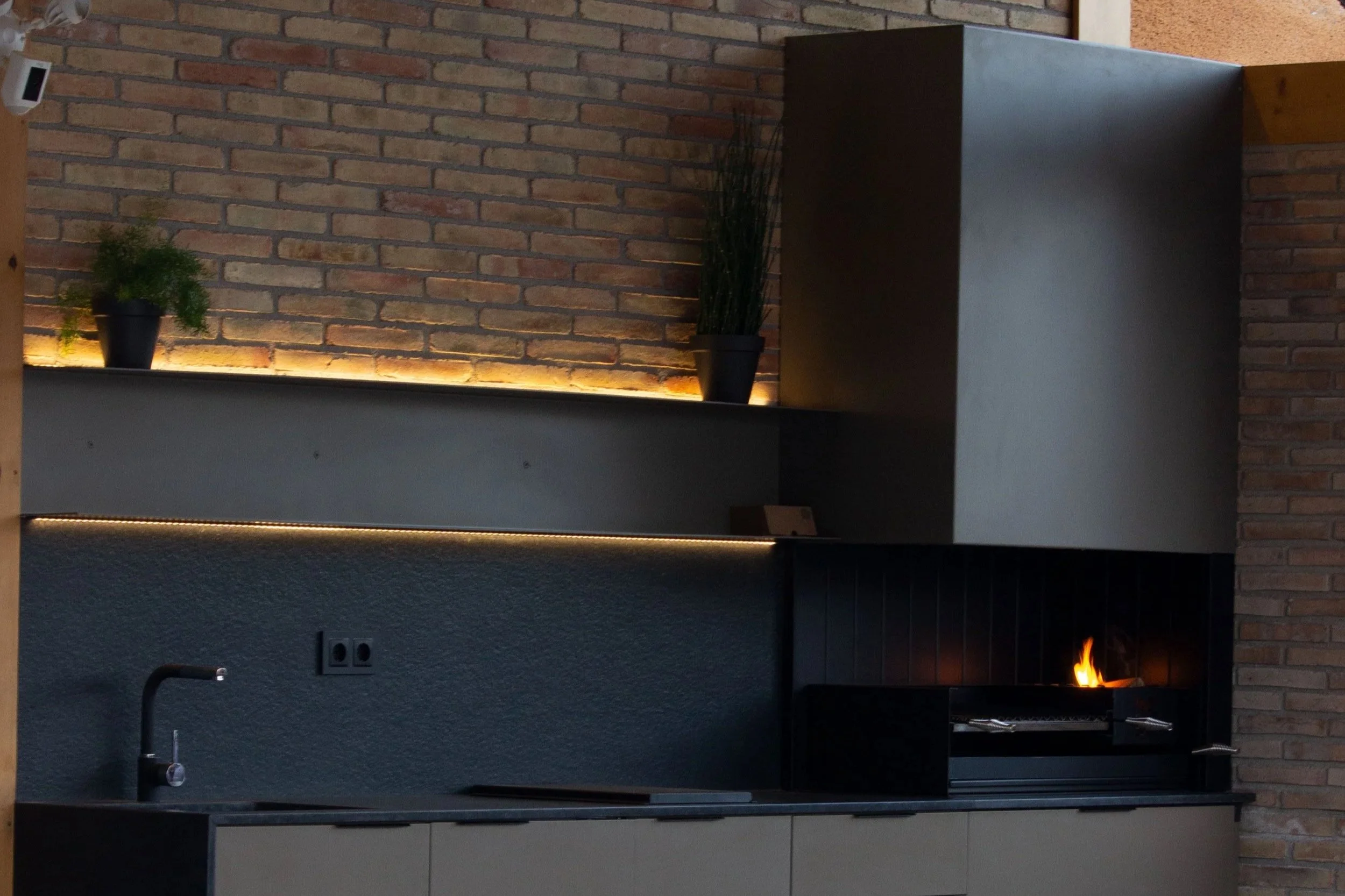 Barbacoas a mida i cuines exteriors: viure l’exterior com una extensió de la llar